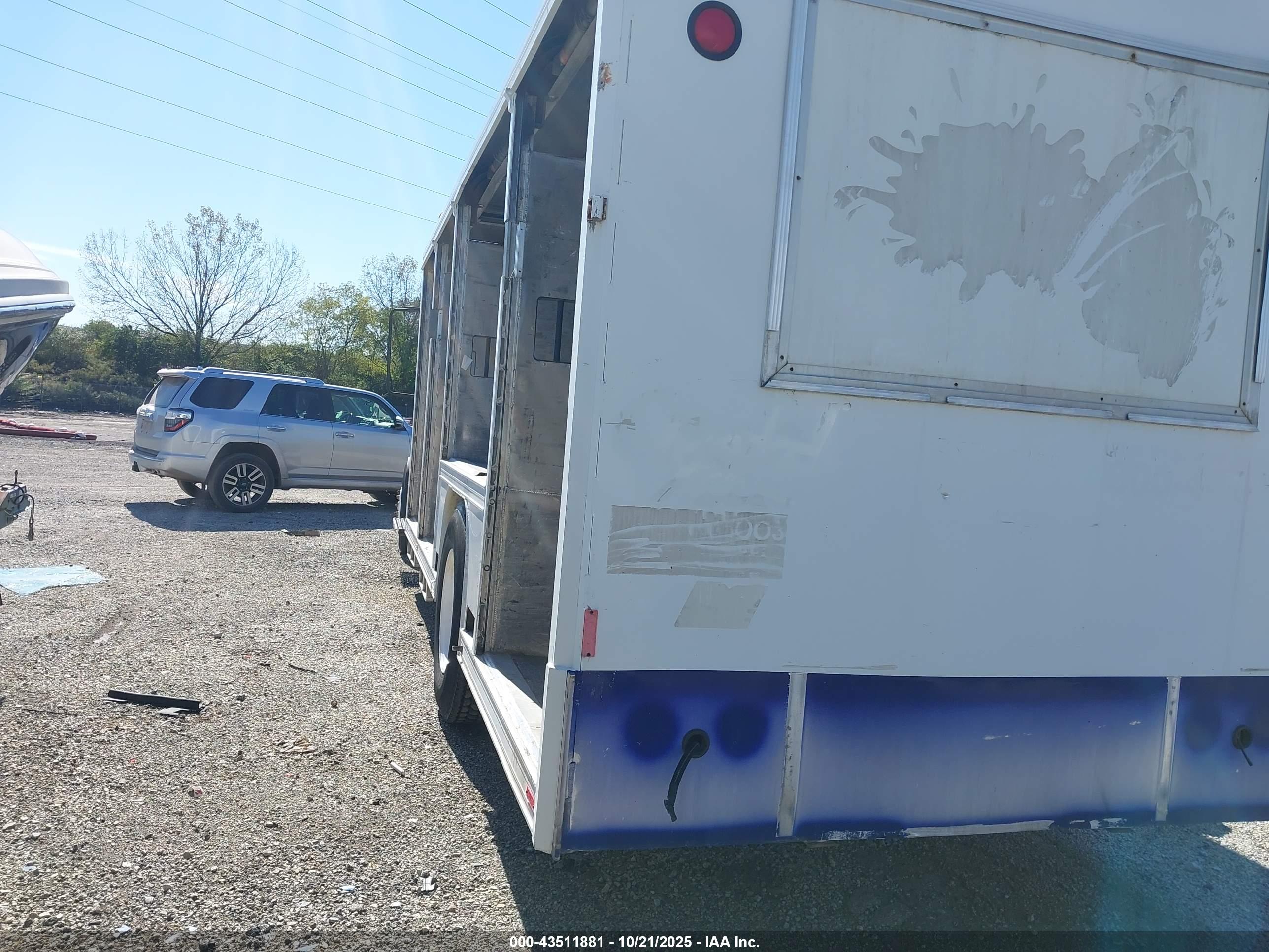 INTERNATIONAL 4000 image 3