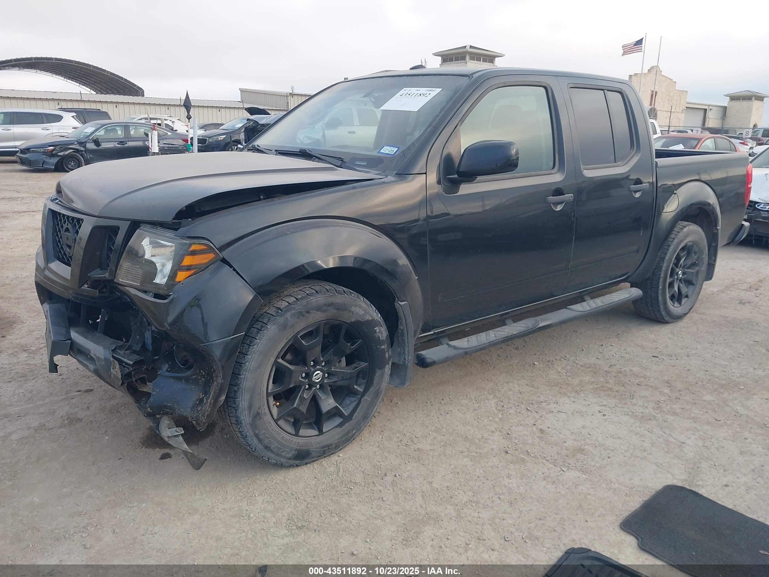 NISSAN FRONTIER image 2