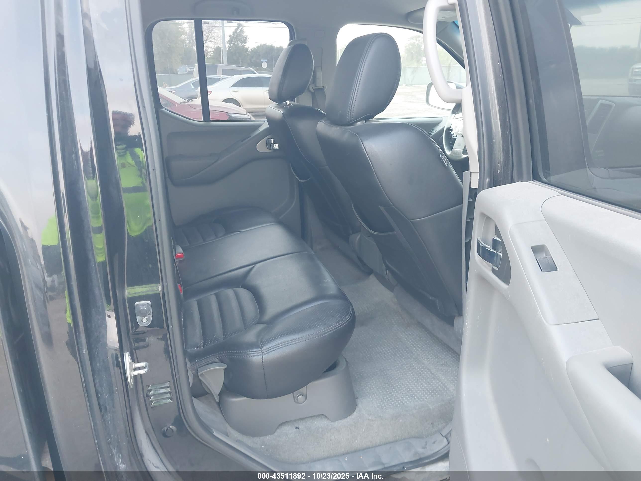 NISSAN FRONTIER image 8