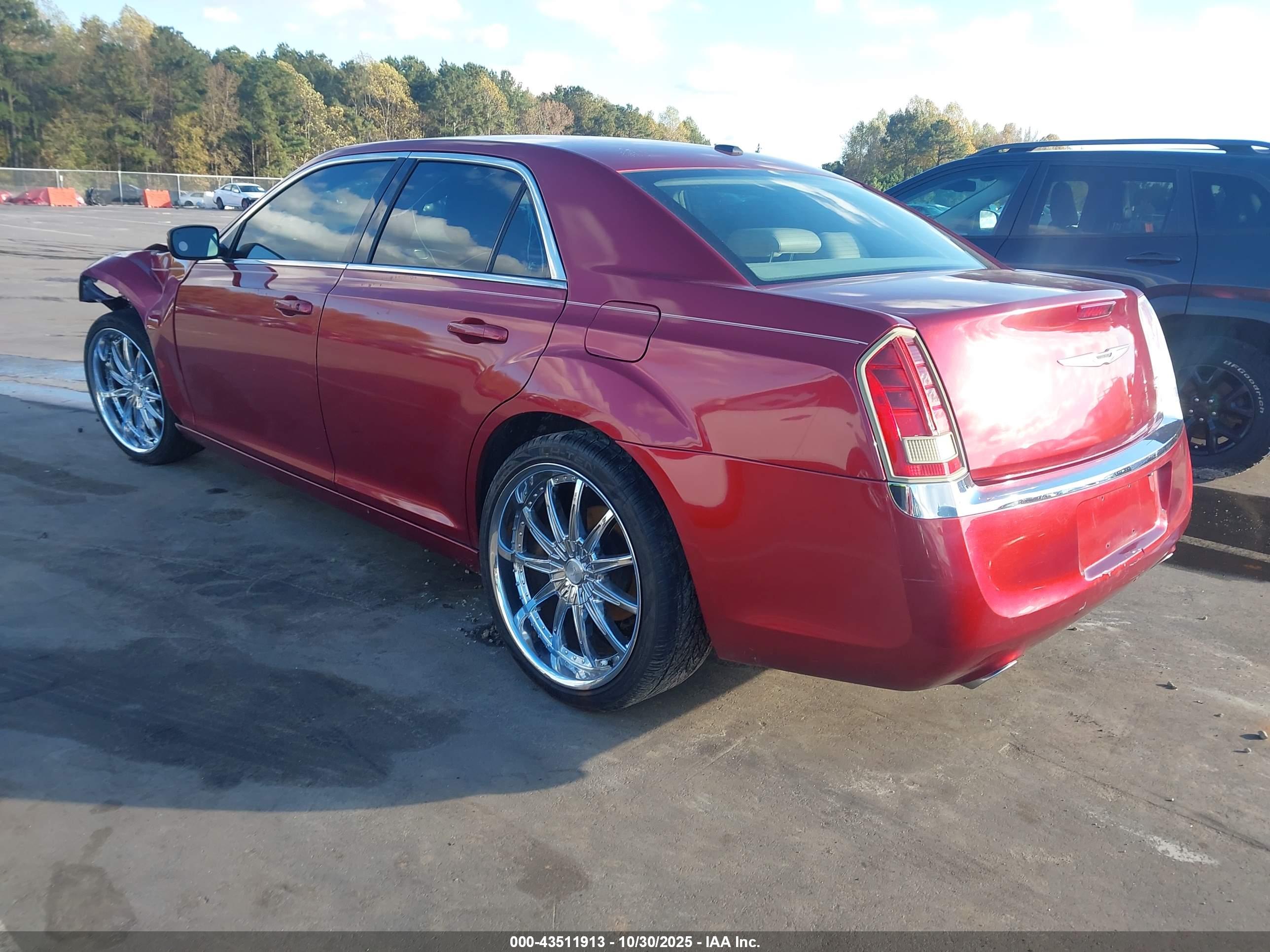 CHRYSLER 300 image 3