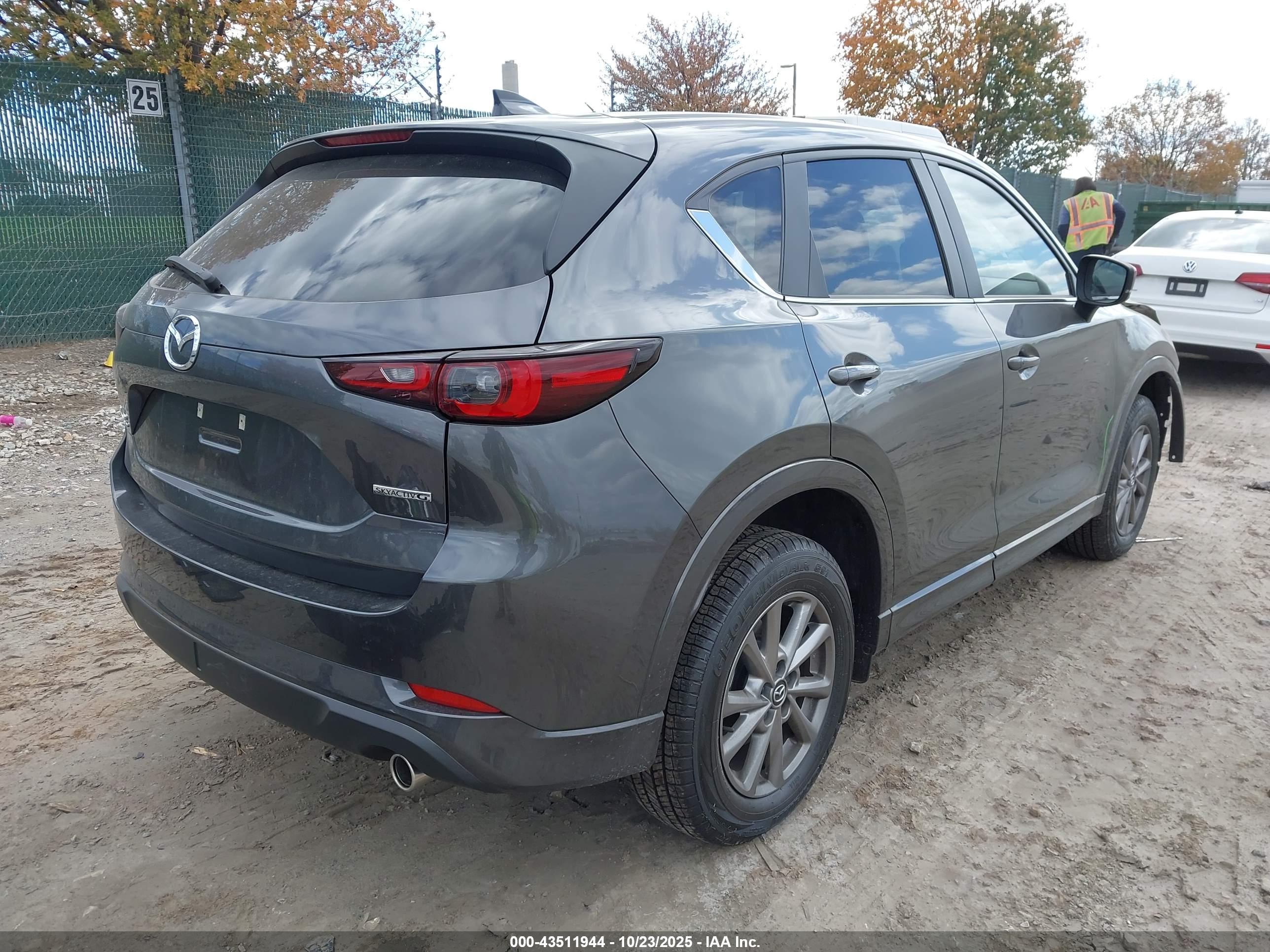 MAZDA CX-5 image 4