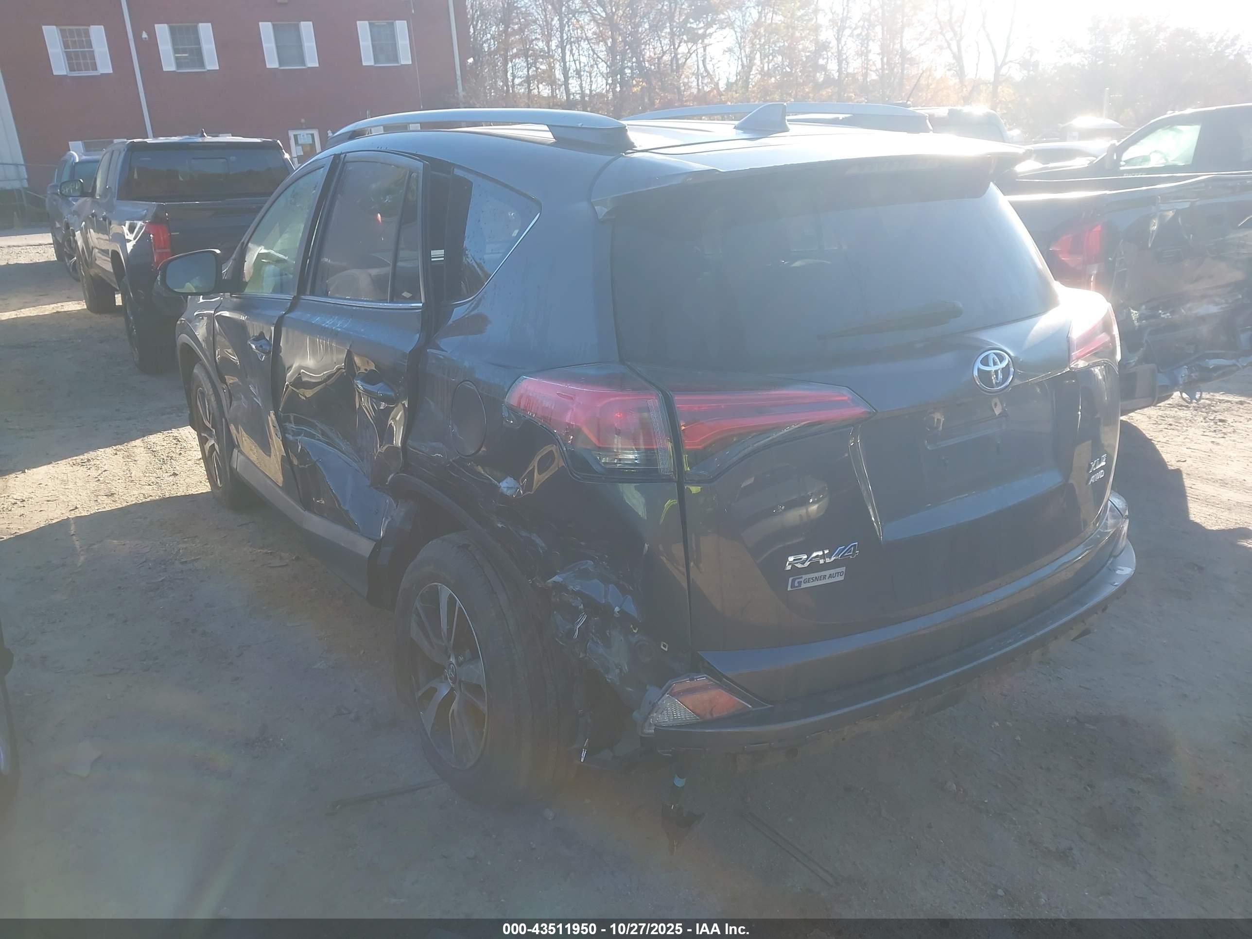 TOYOTA RAV4 image 3