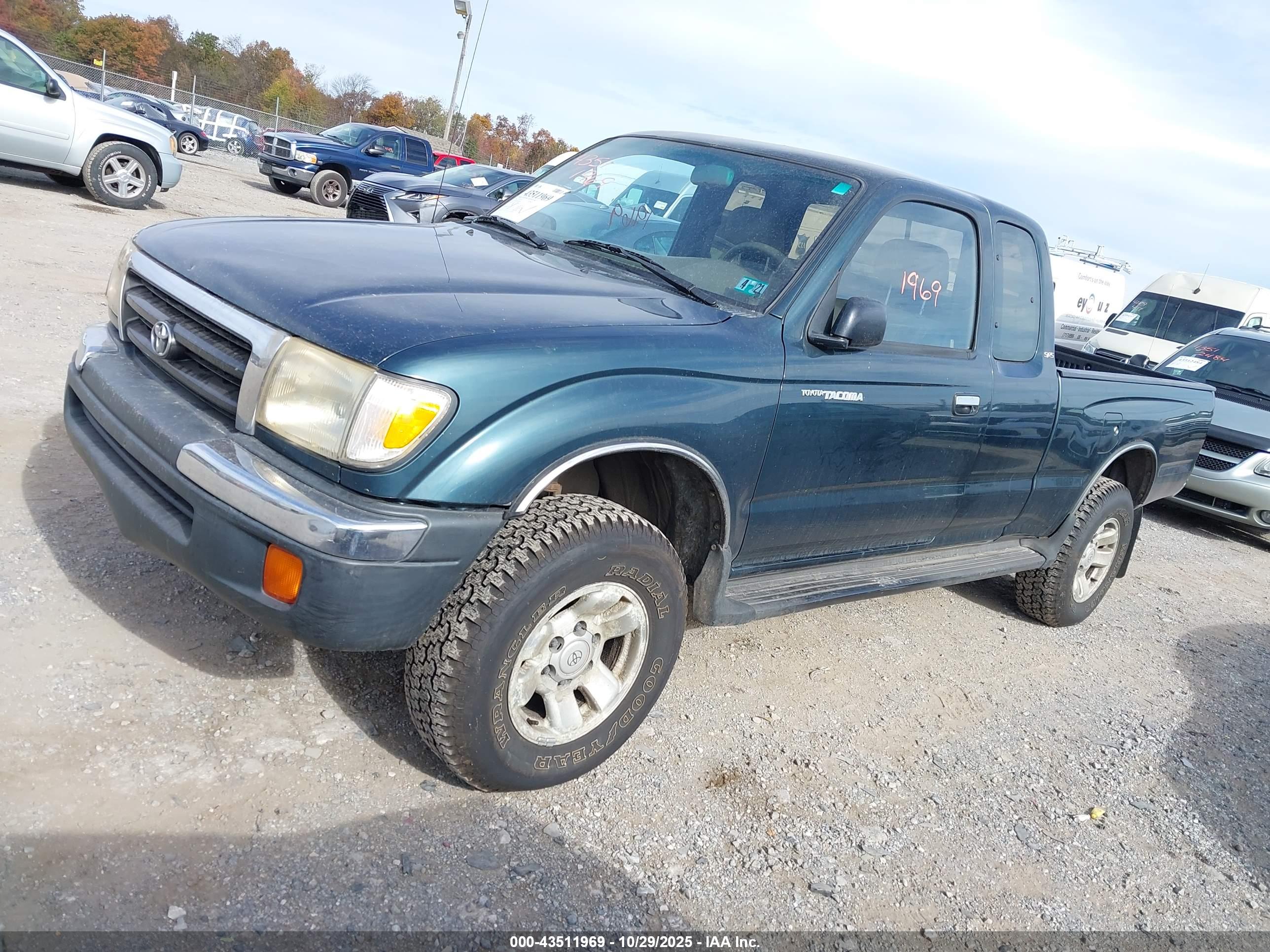 TOYOTA TACOMA image 2
