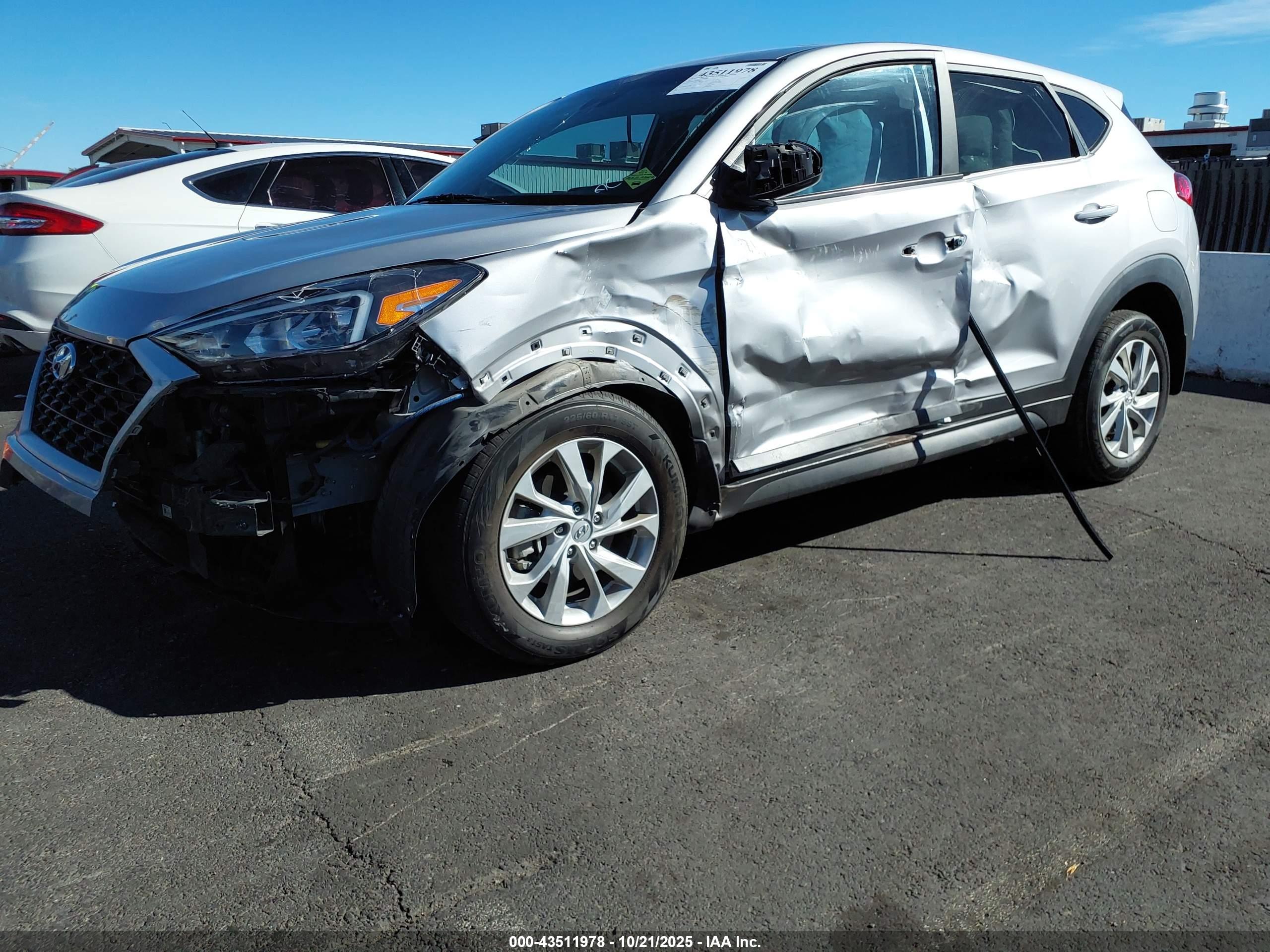 HYUNDAI TUCSON image 6
