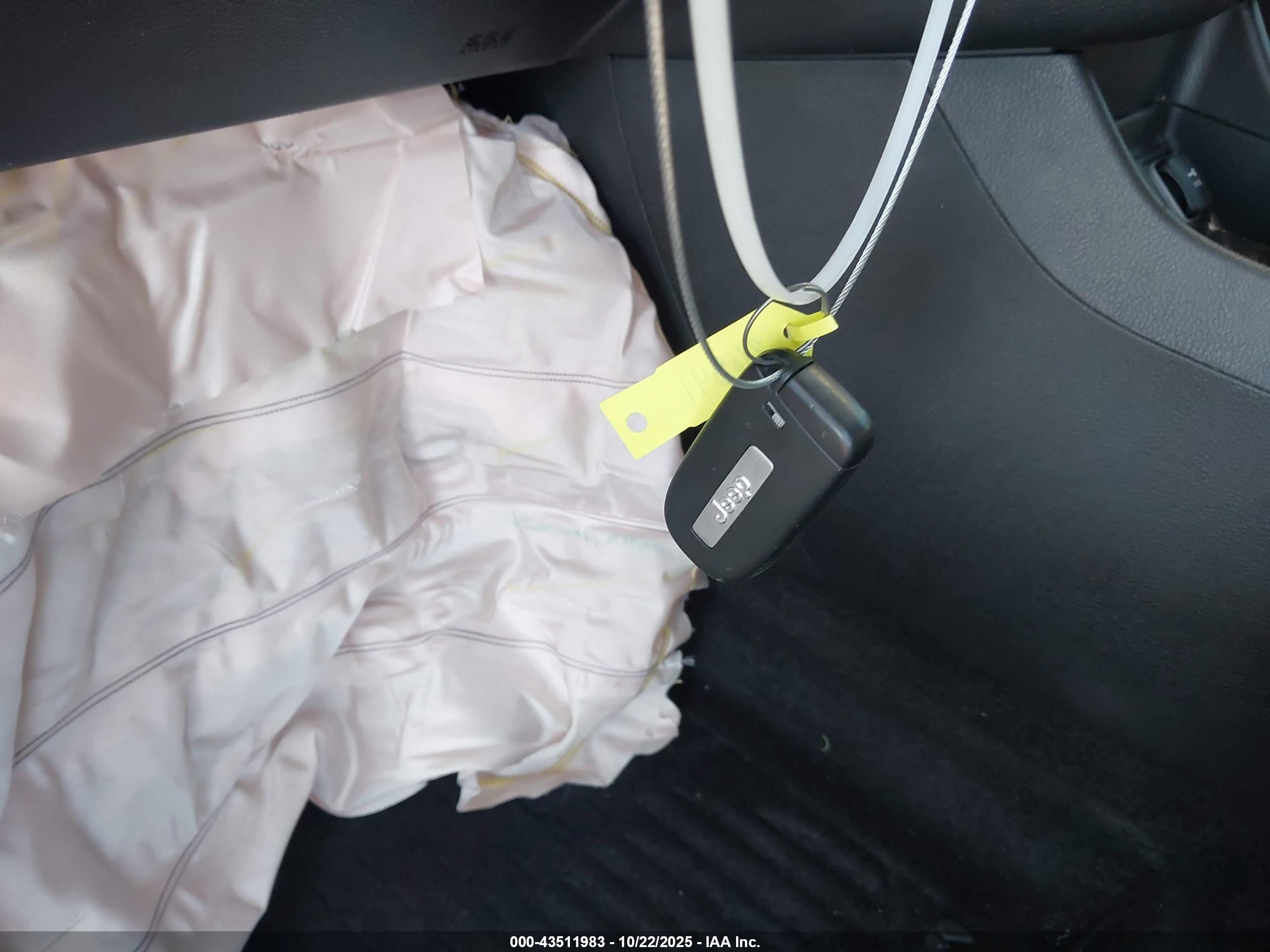 JEEP CHEROKEE image 11