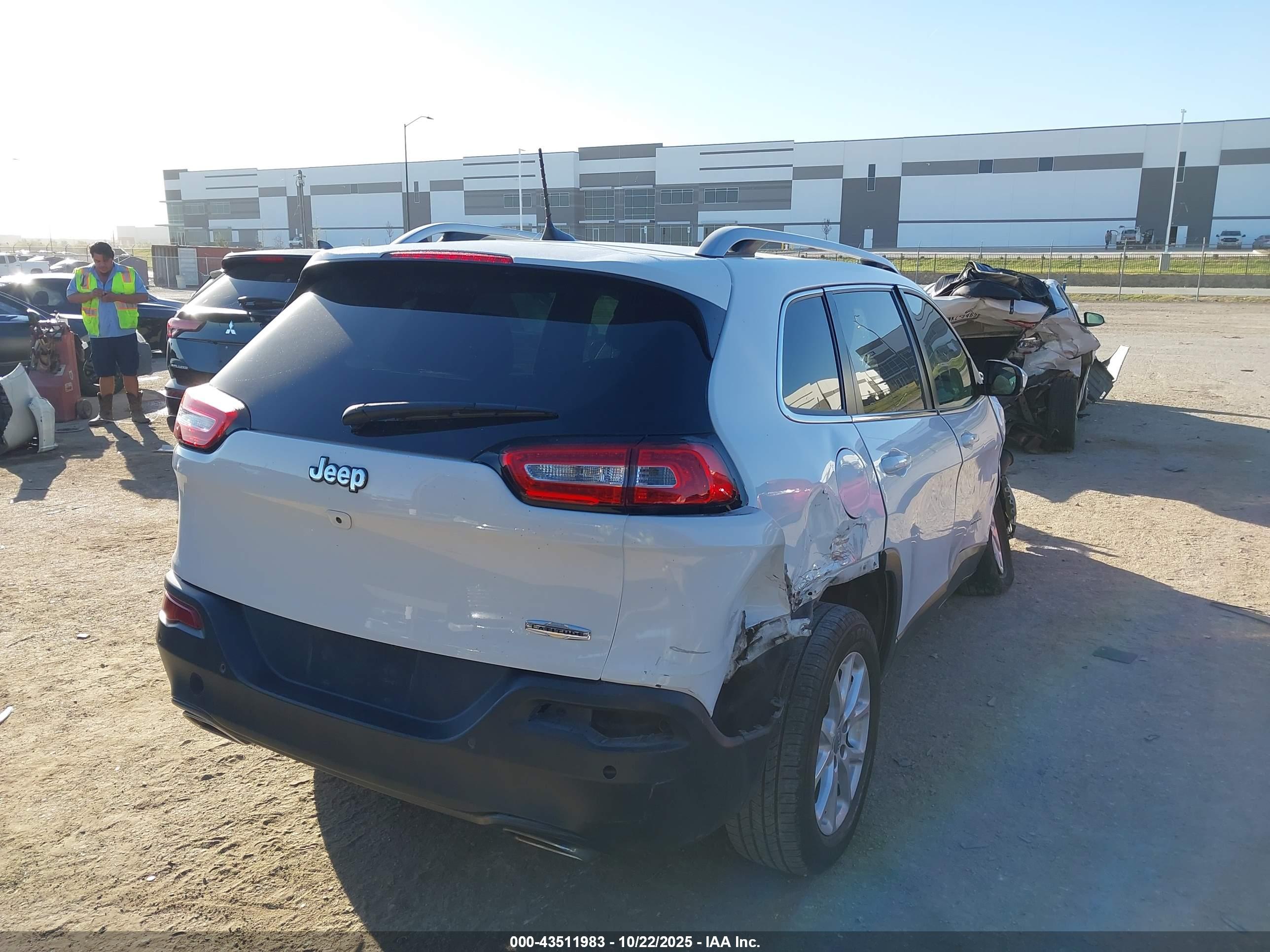 JEEP CHEROKEE image 4