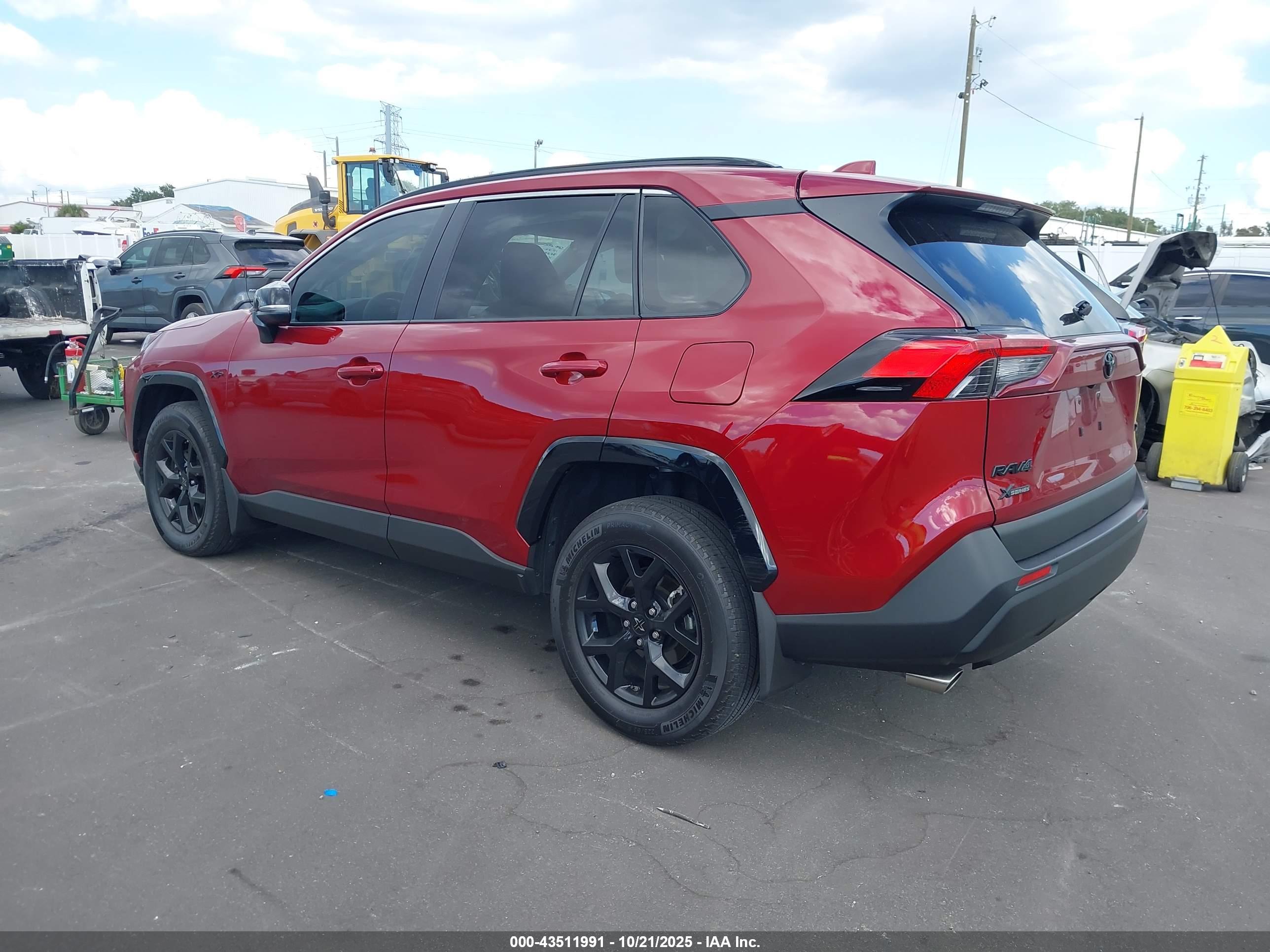 TOYOTA RAV4 image 3