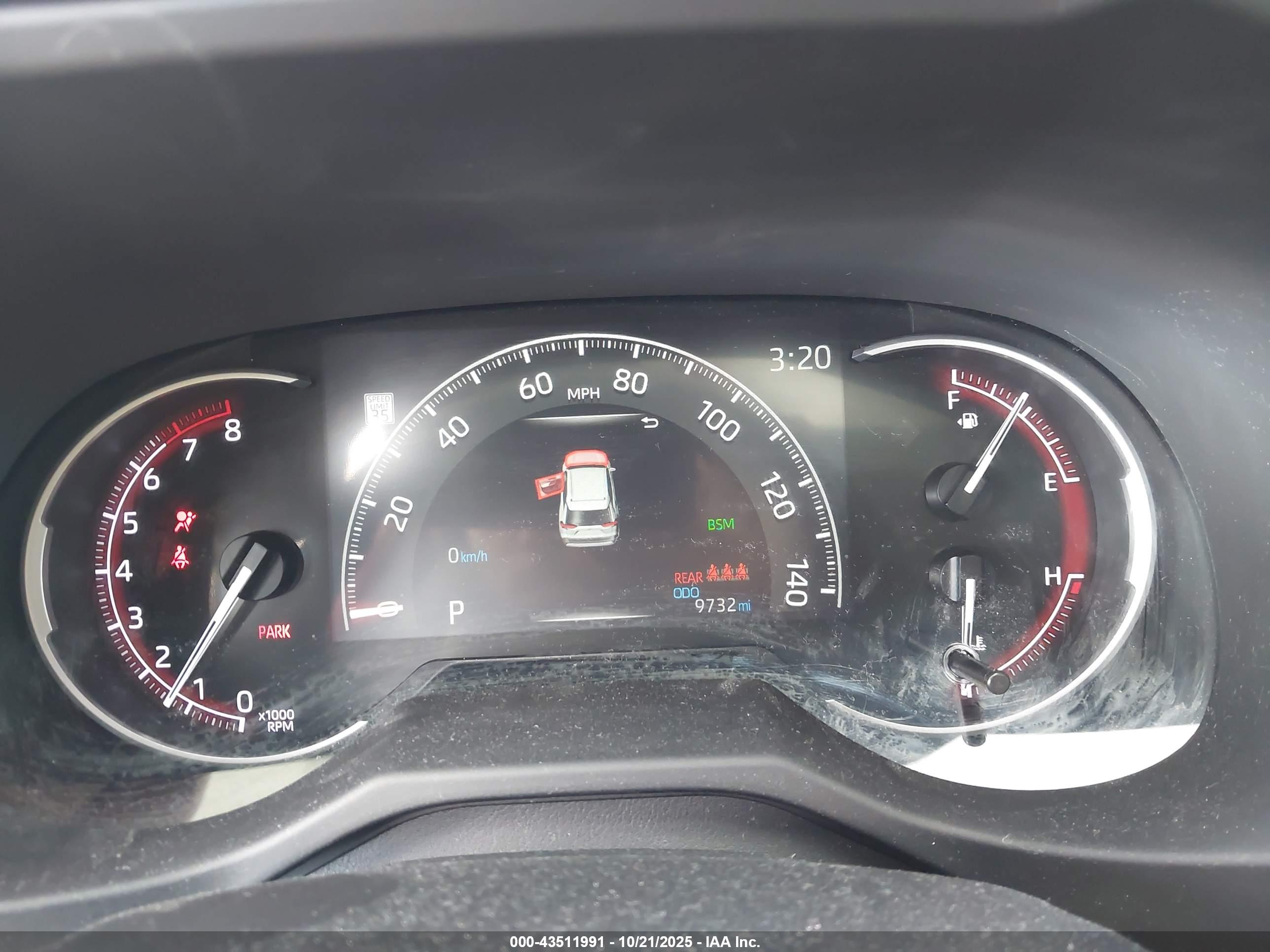 TOYOTA RAV4 image 7