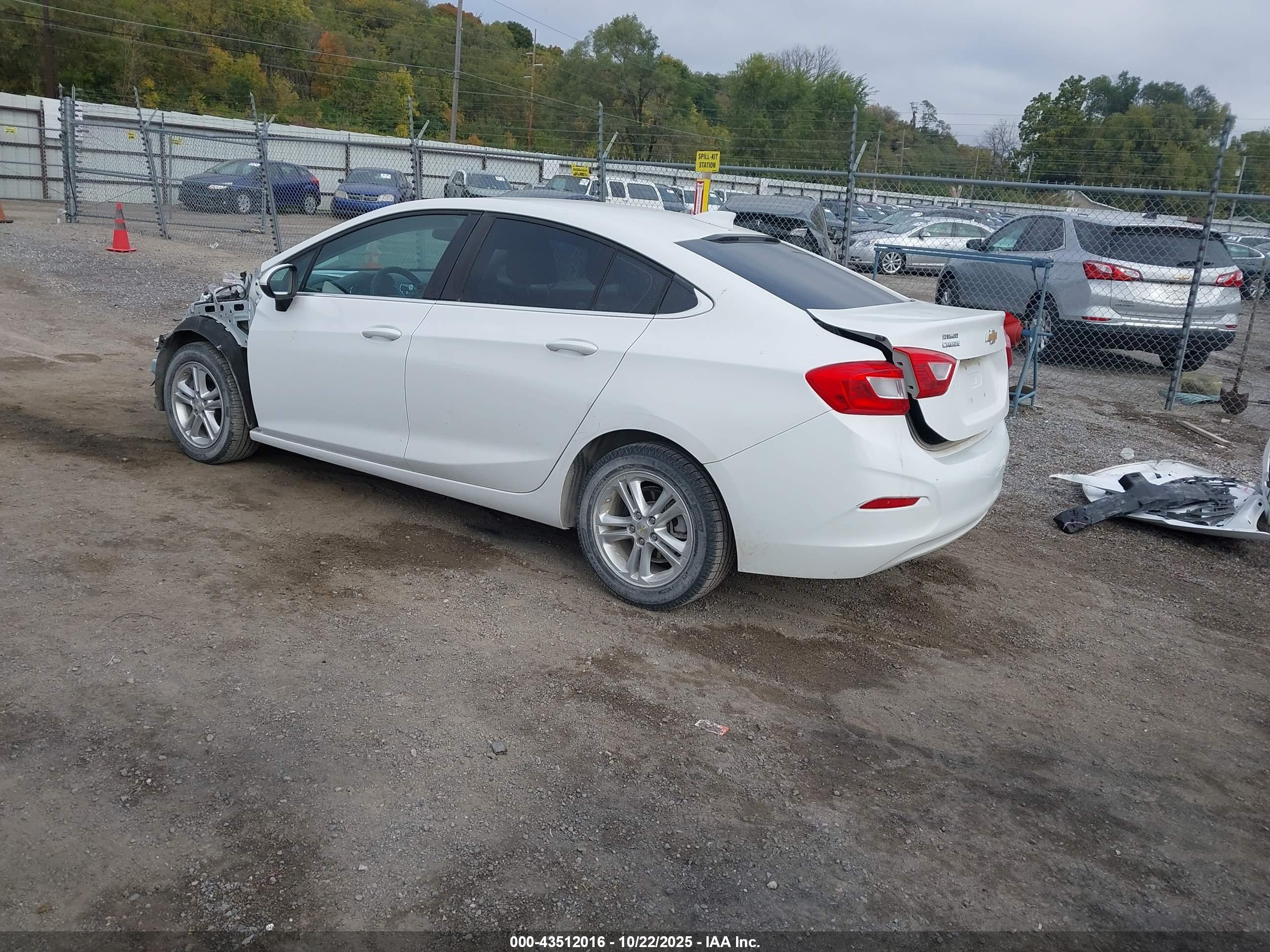CHEVROLET CRUZE image 3