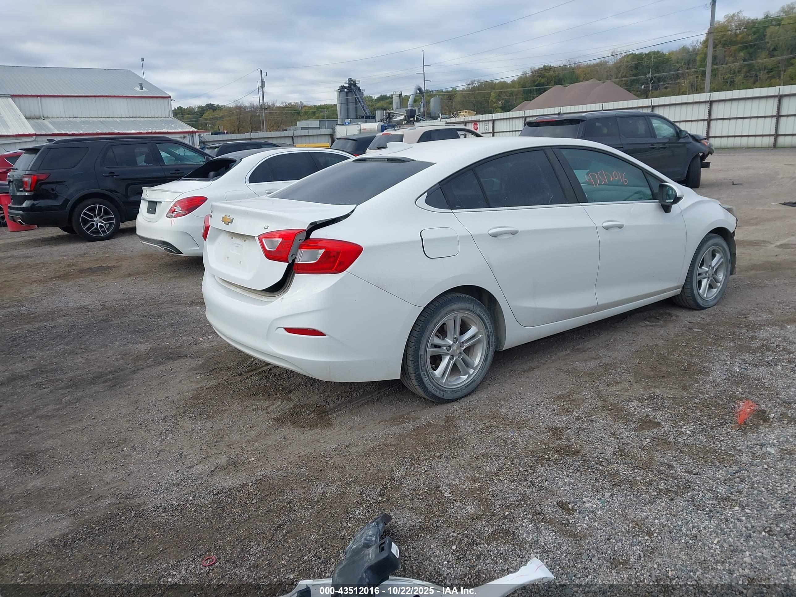 CHEVROLET CRUZE image 4