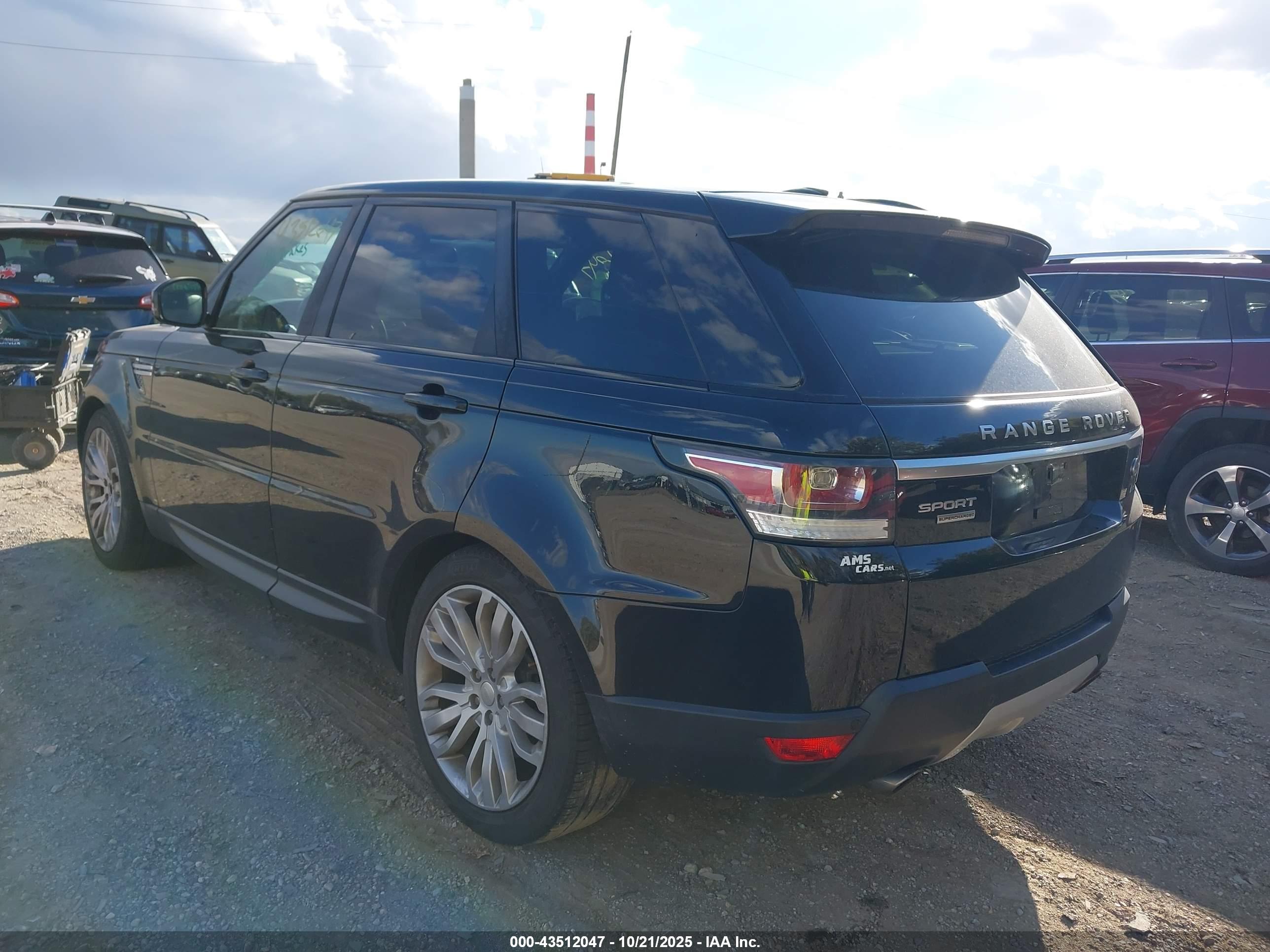 LAND ROVER image 3