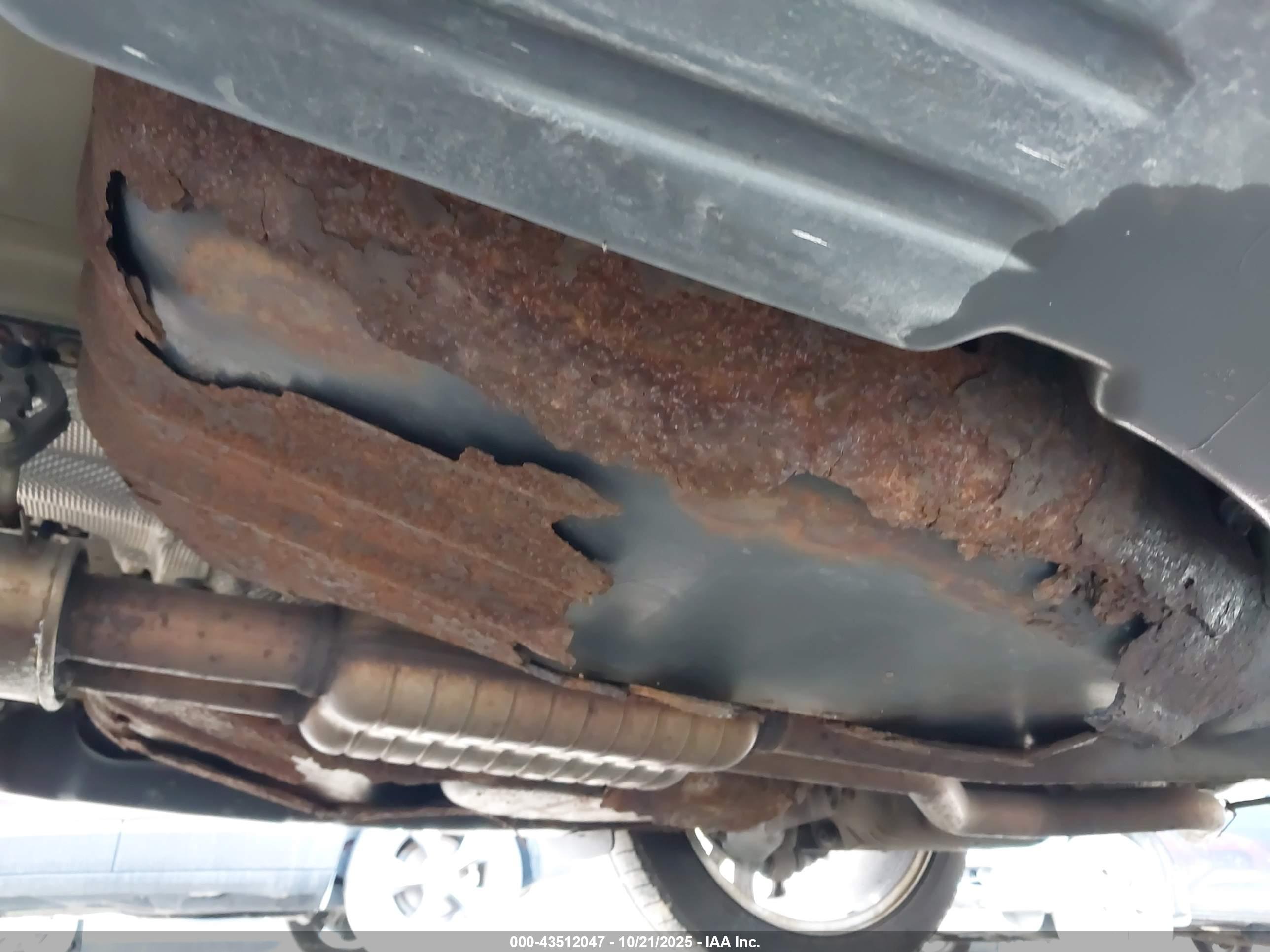 LAND ROVER image 6