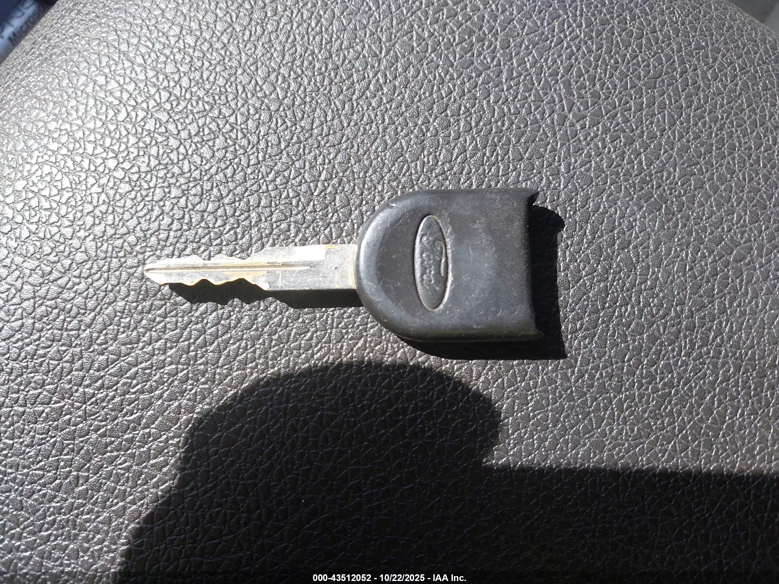 FORD EXPLORER image 11