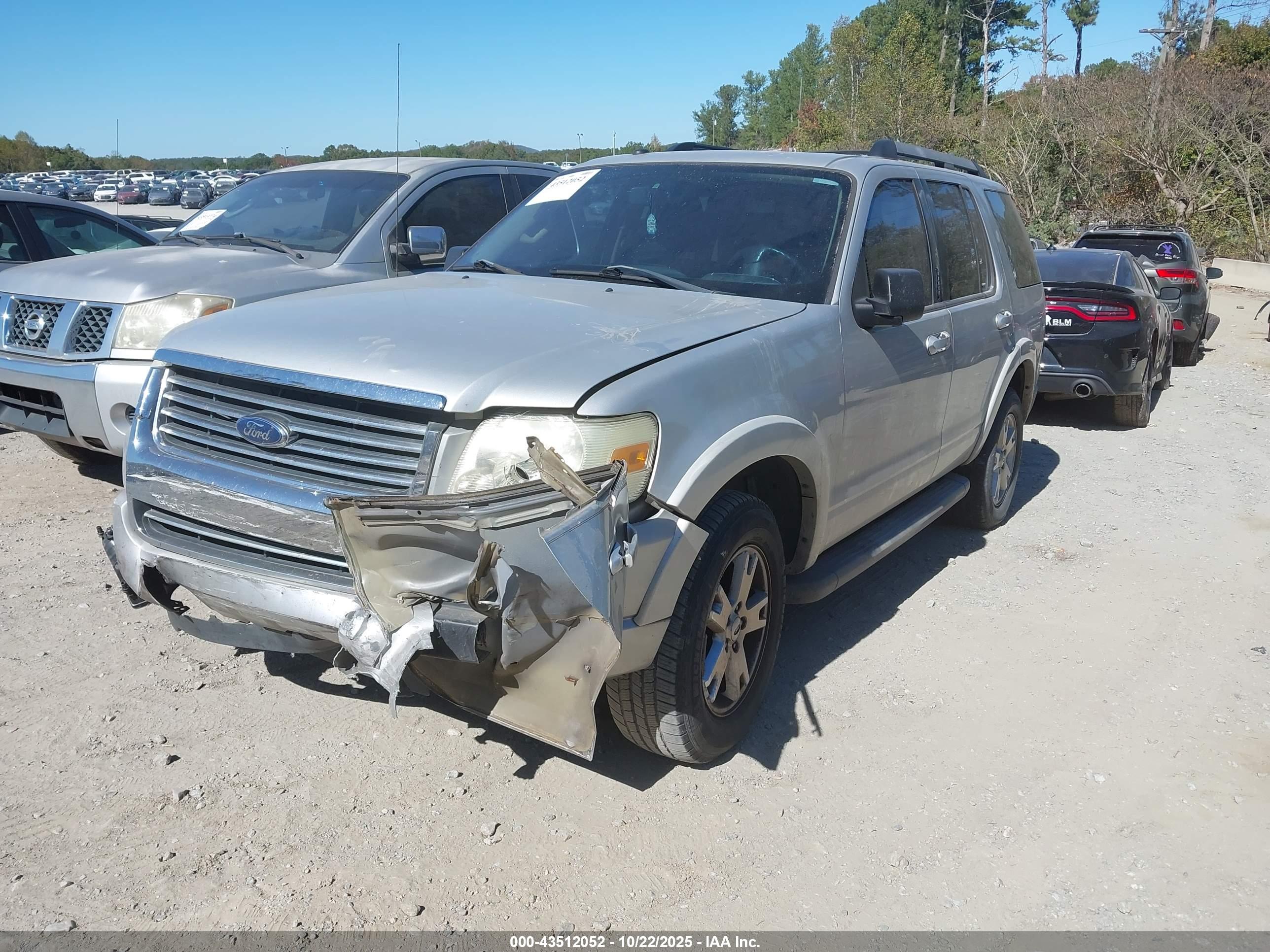 FORD EXPLORER image 2