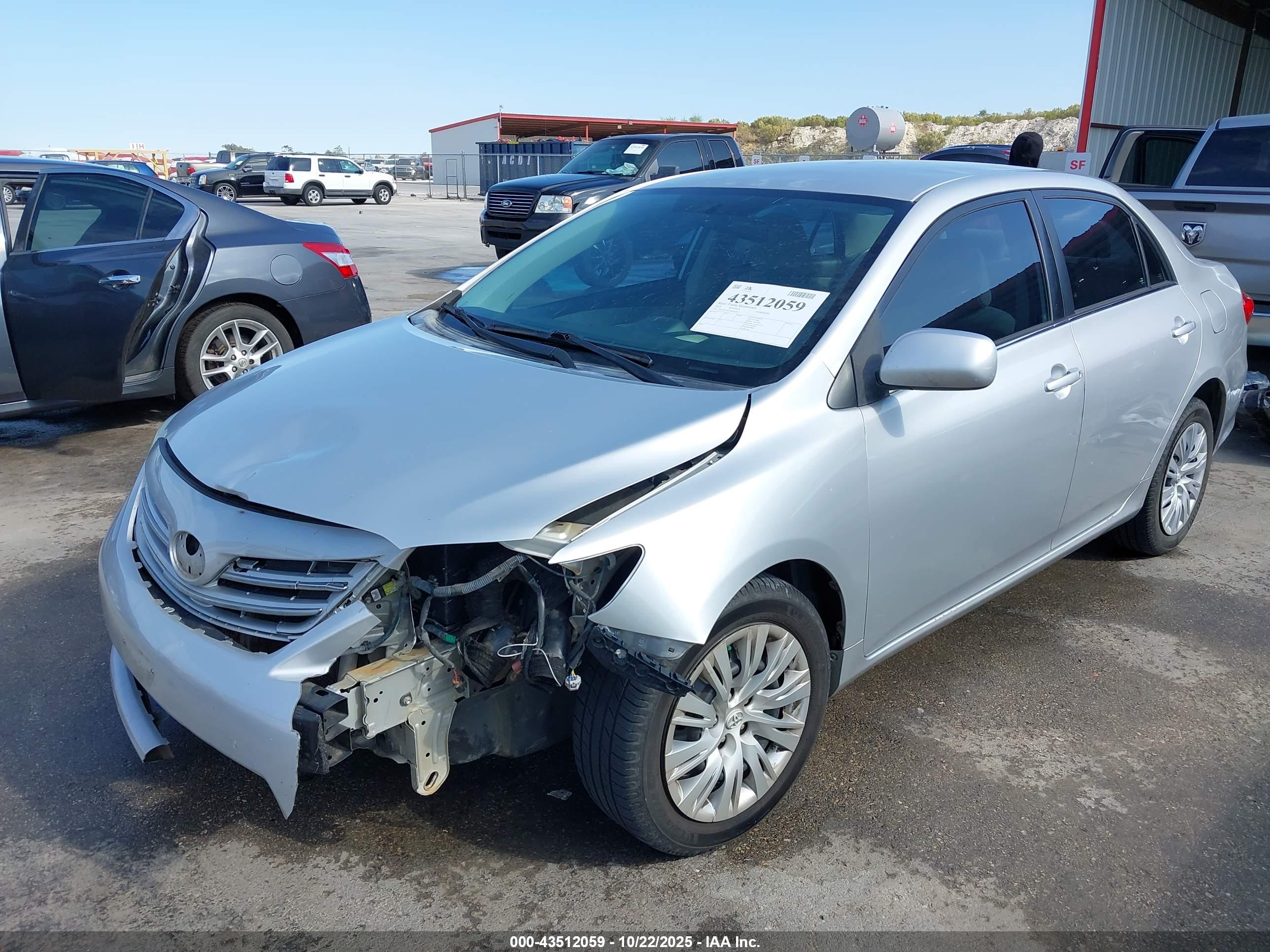 TOYOTA COROLLA image 2