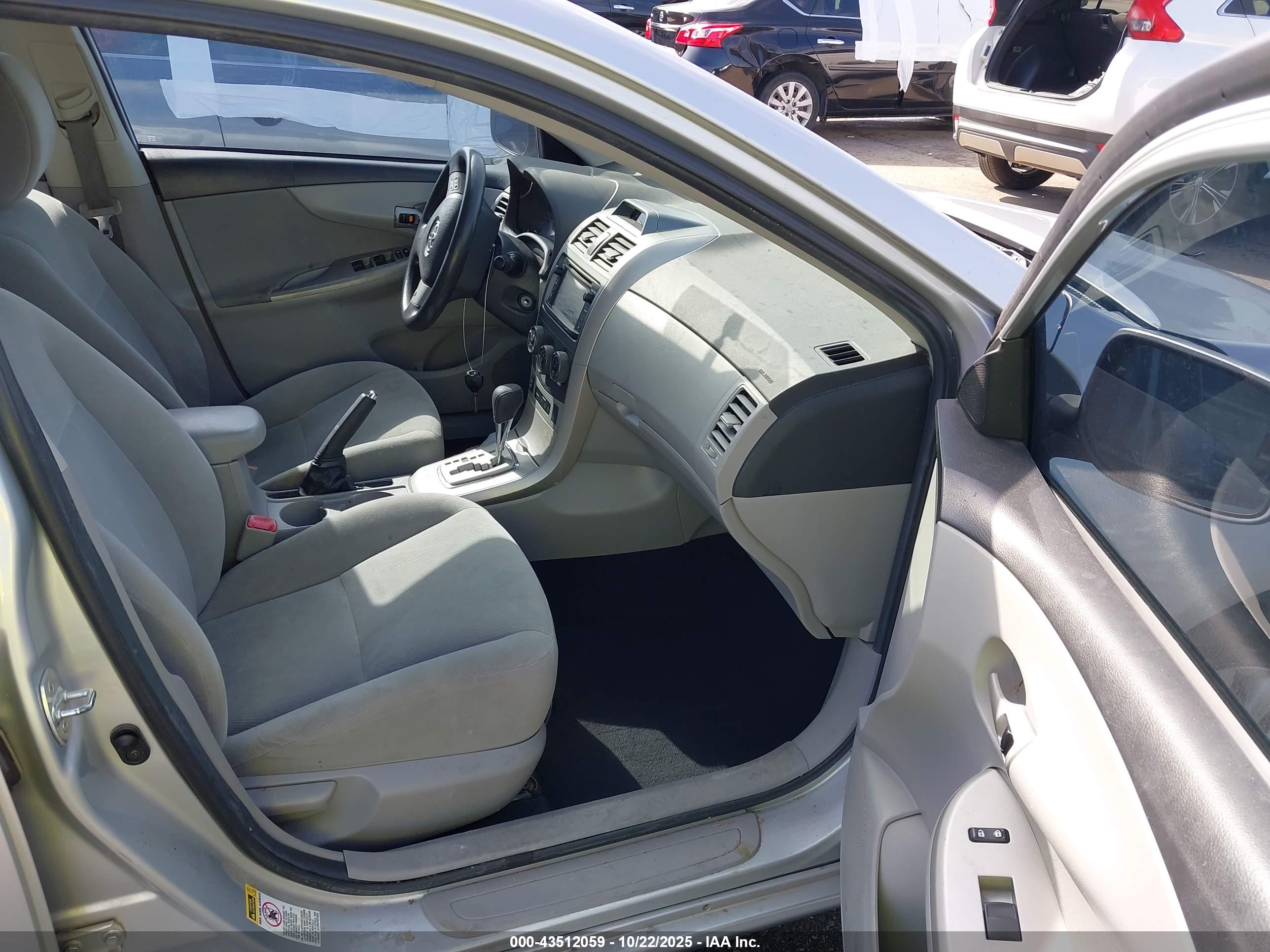 TOYOTA COROLLA image 5