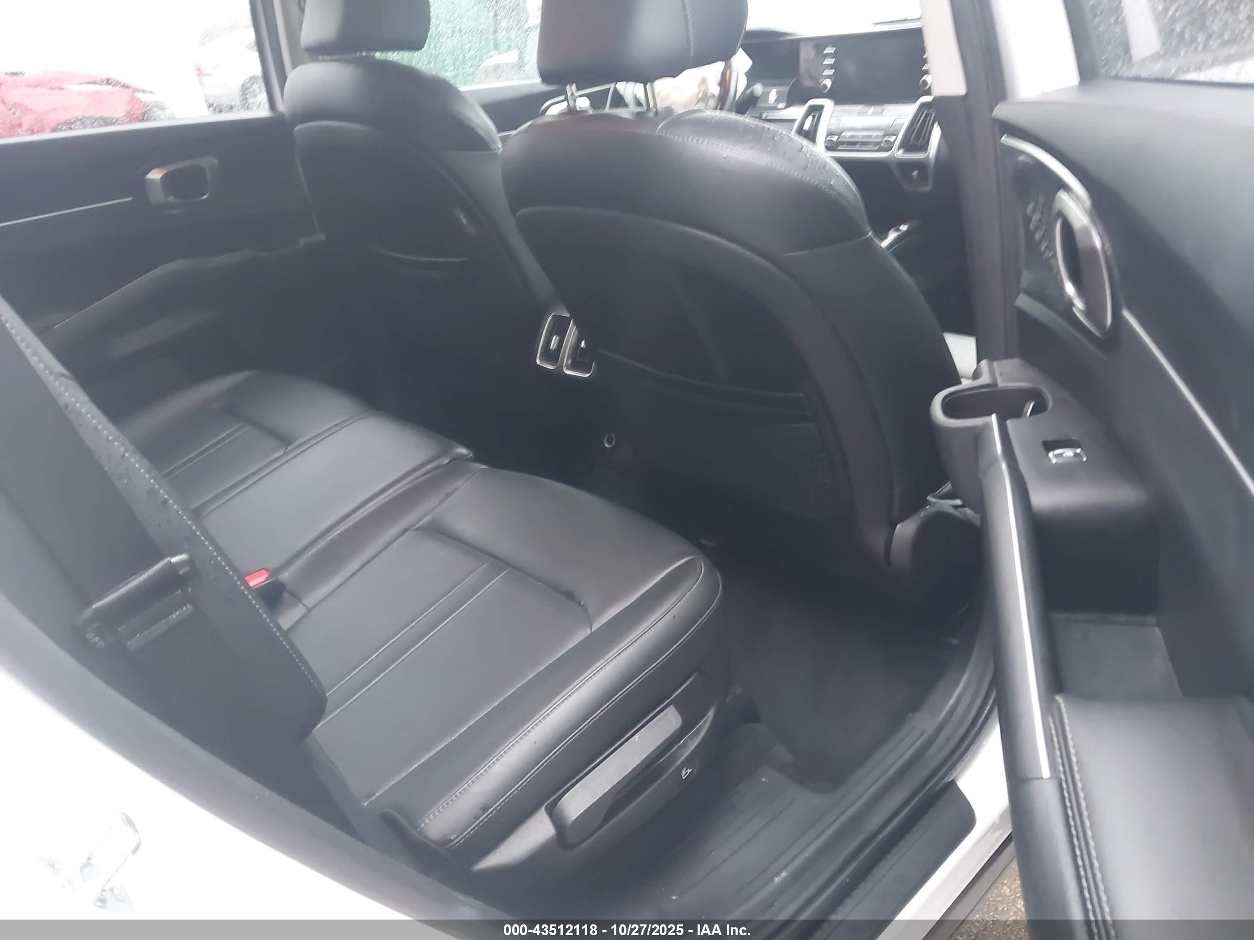 KIA SORENTO image 8