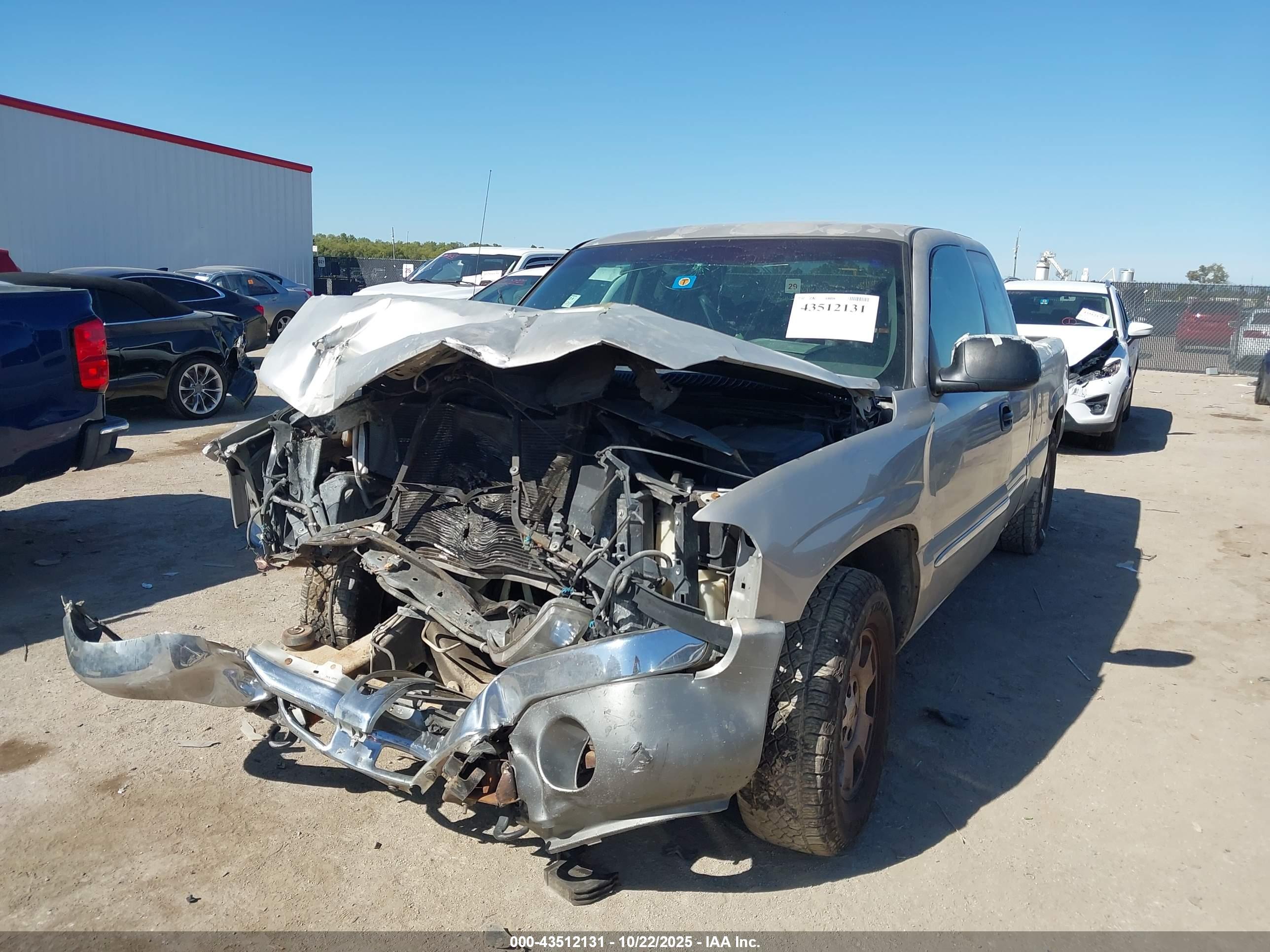 GMC SIERRA image 2