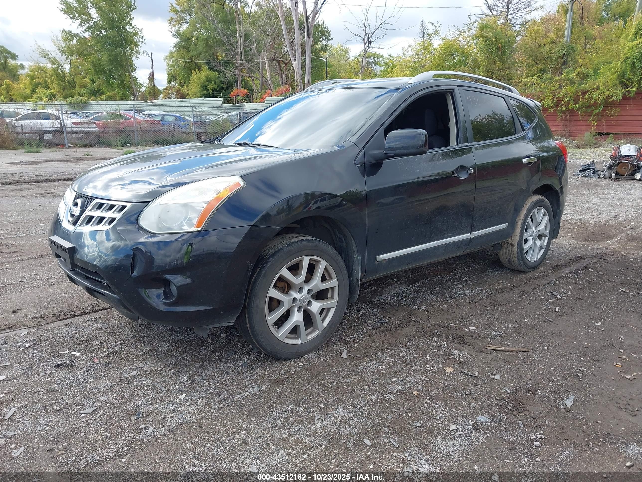 NISSAN ROGUE image 2