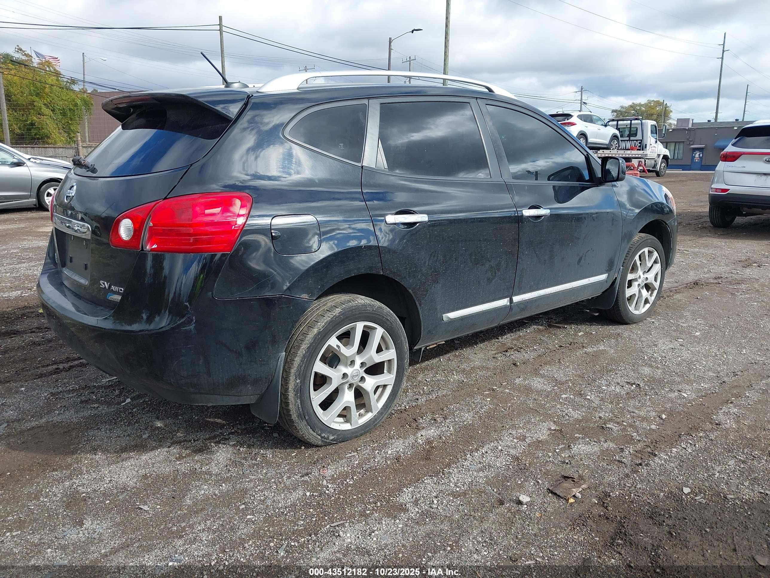 NISSAN ROGUE image 4