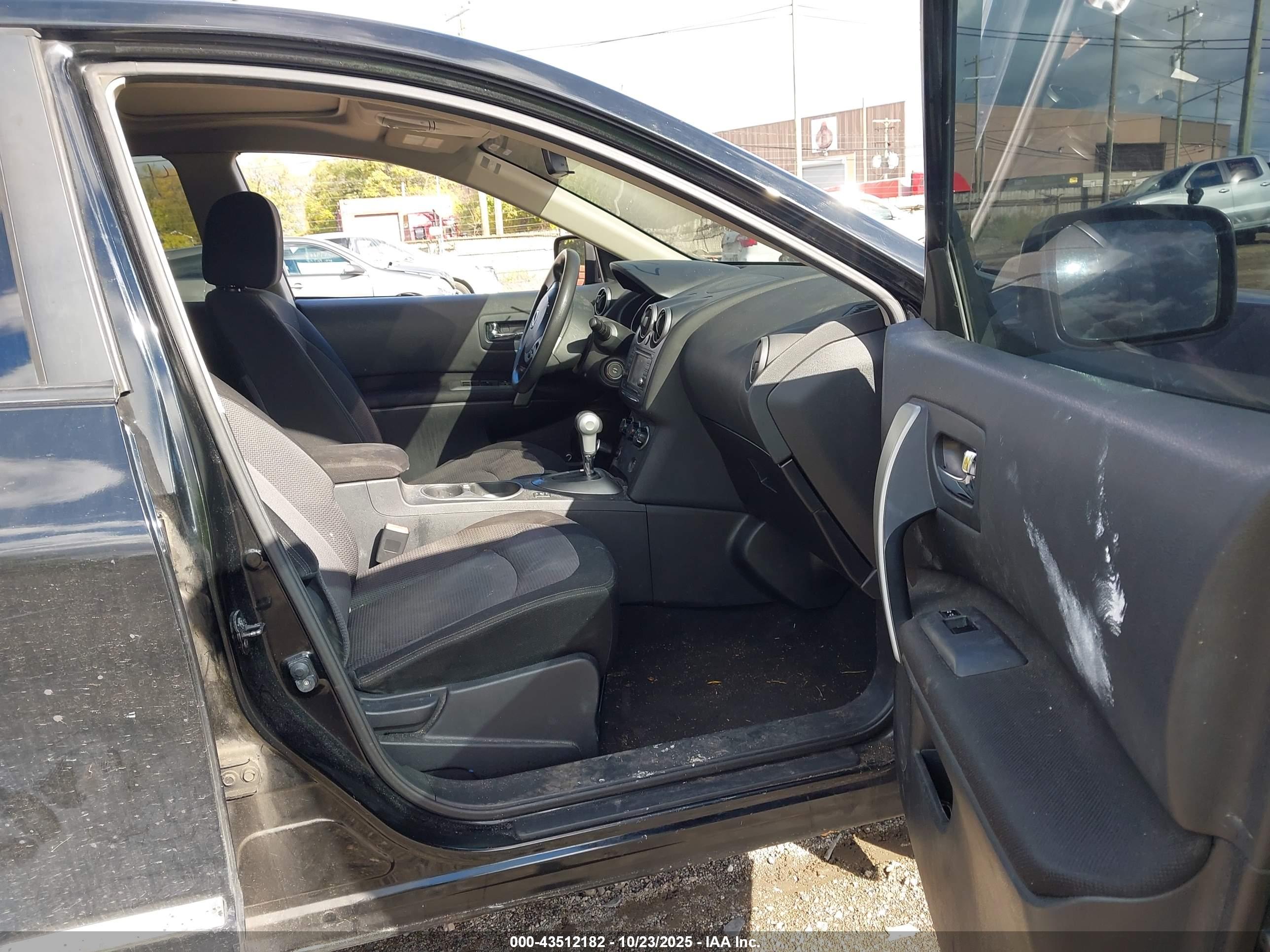 NISSAN ROGUE image 5