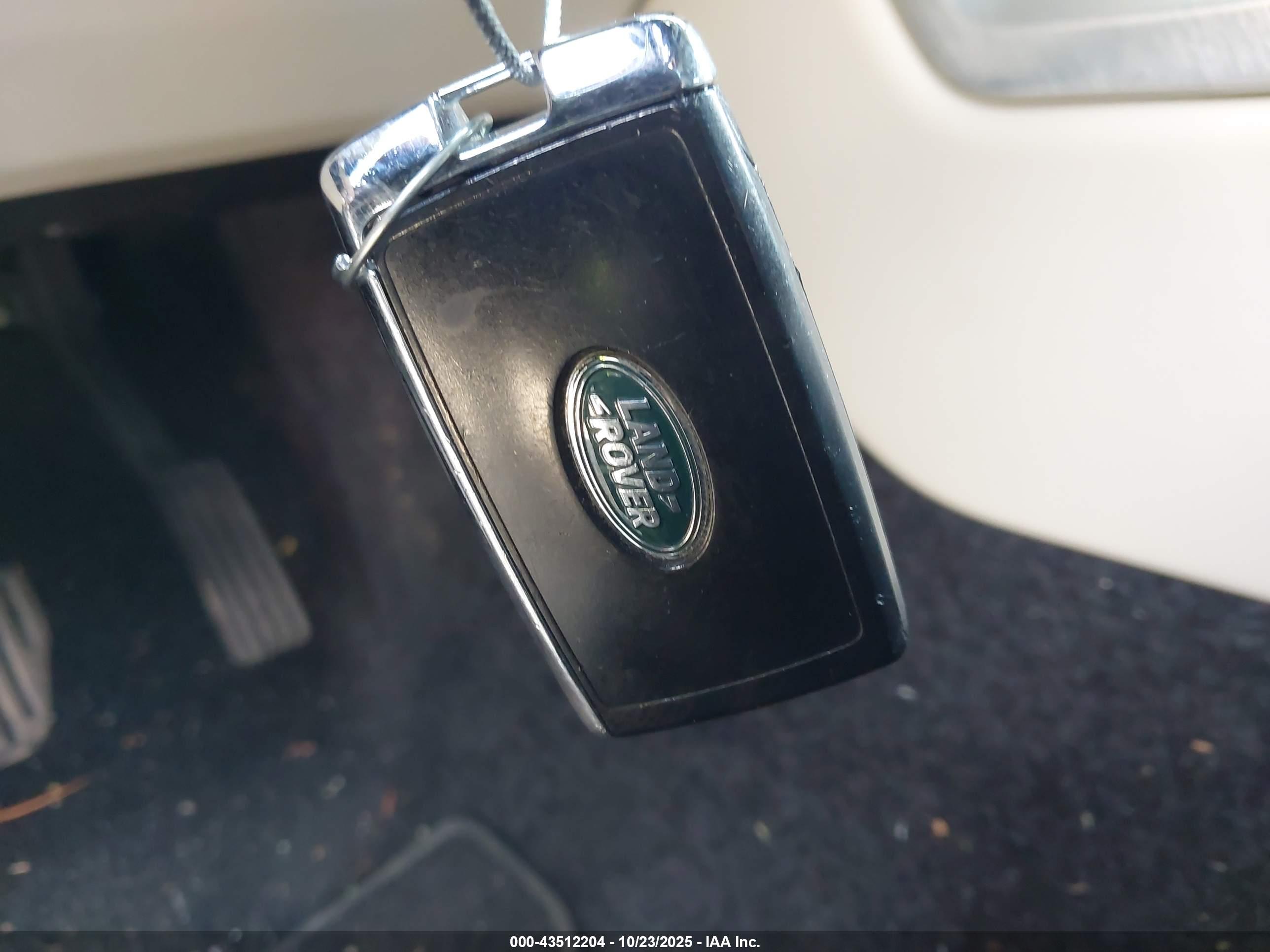 LAND ROVER image 11