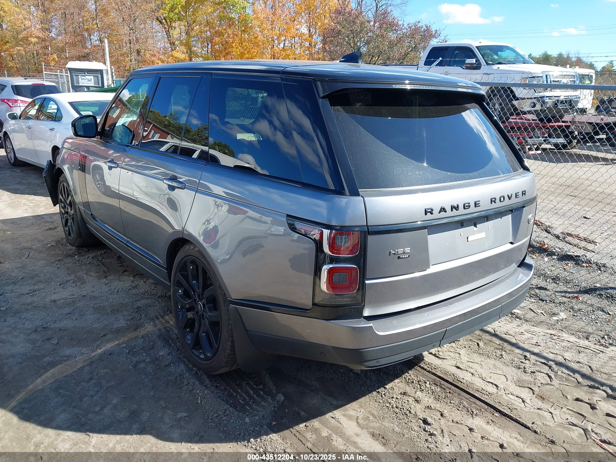 LAND ROVER image 3