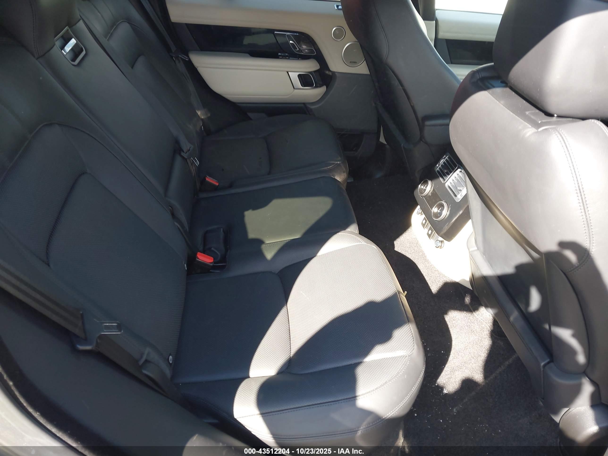 LAND ROVER image 8