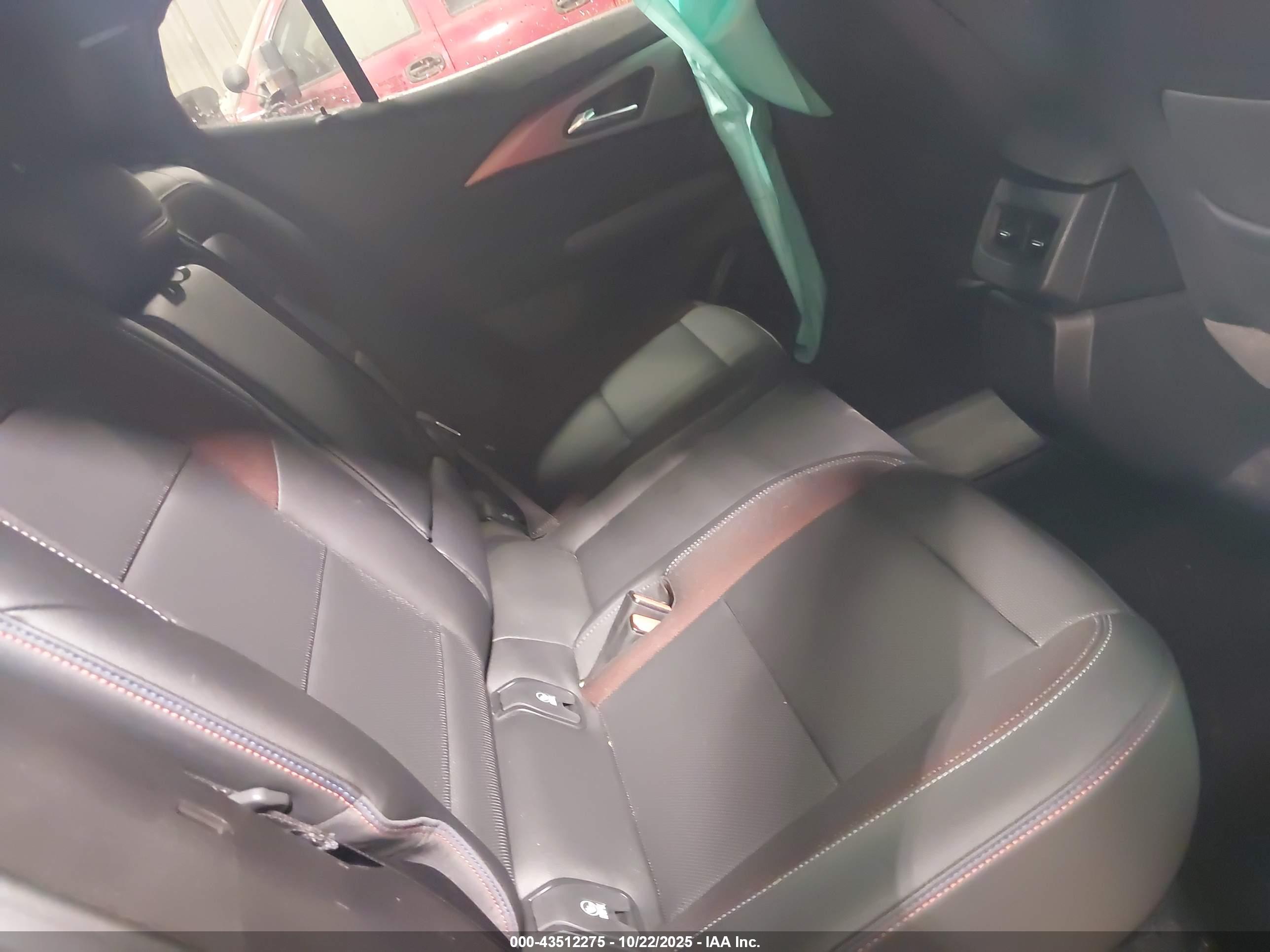 CHEVROLET EQUINOX image 8