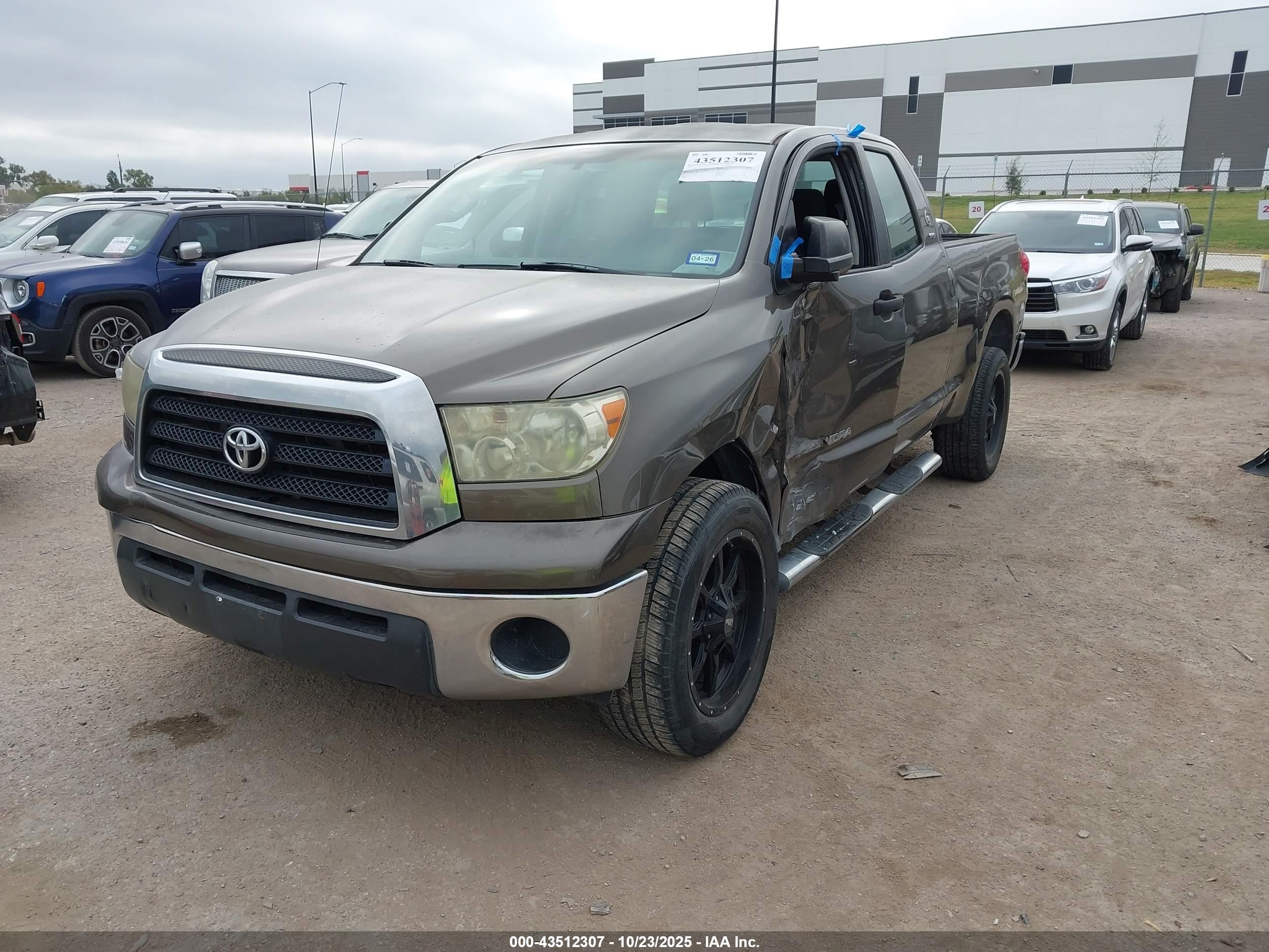 TOYOTA TUNDRA image 2