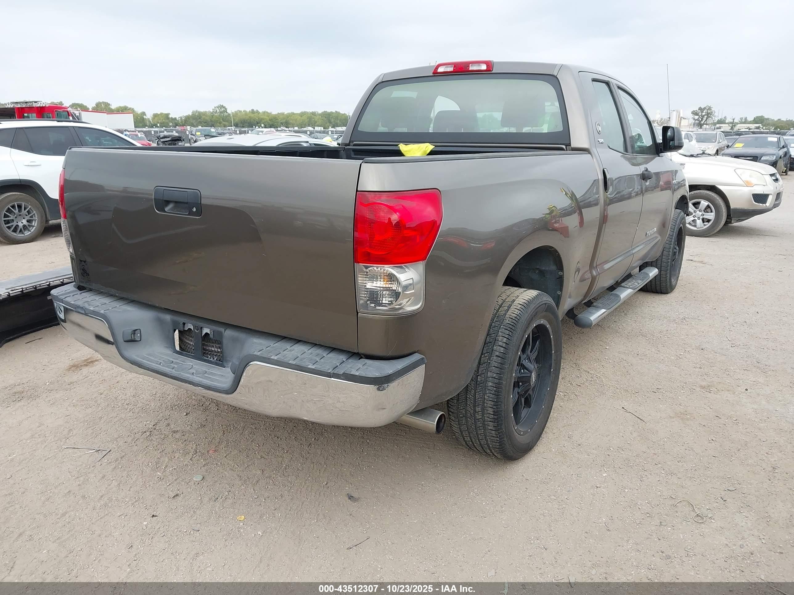 TOYOTA TUNDRA image 4
