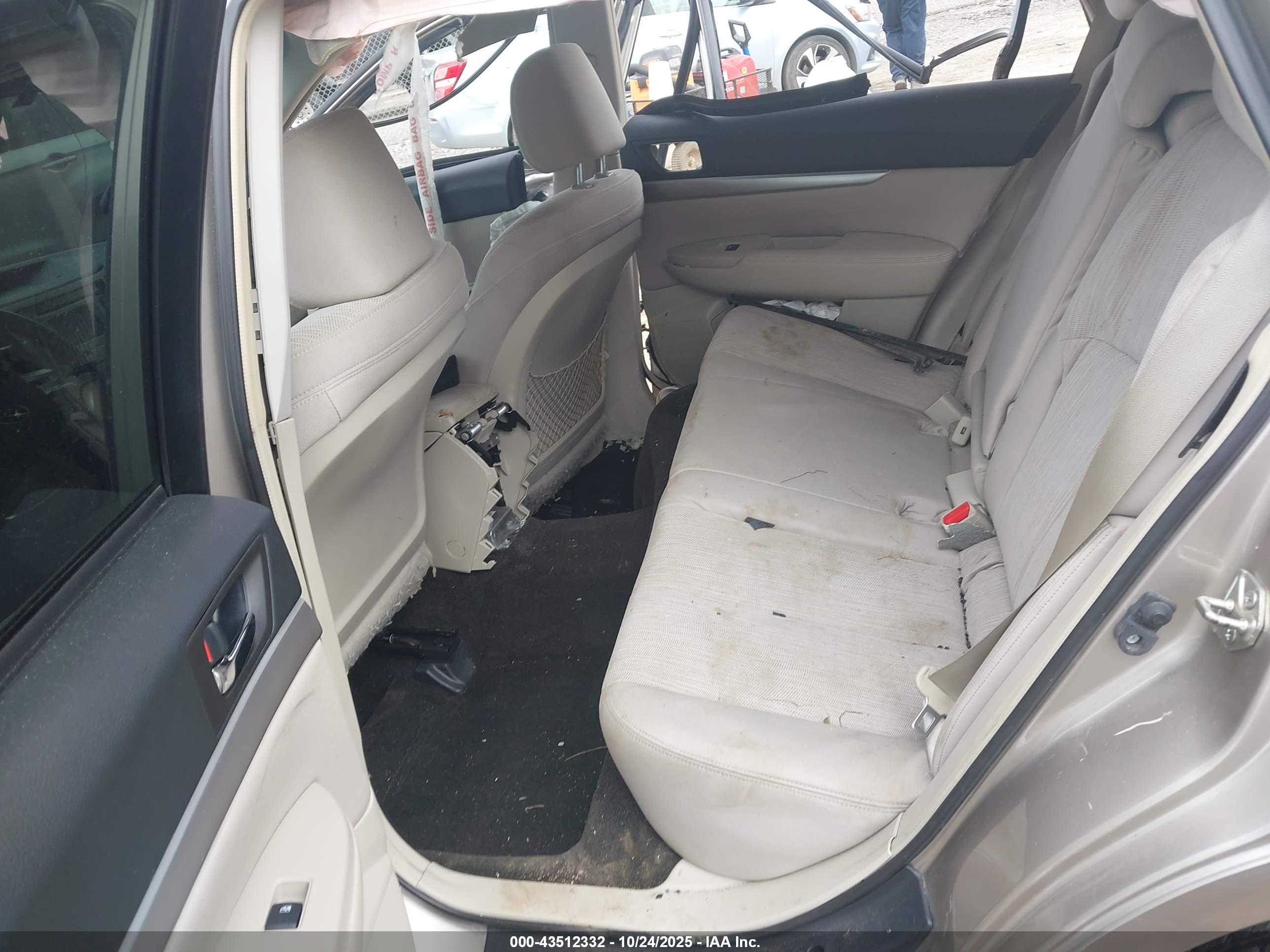 SUBARU OUTBACK image 8