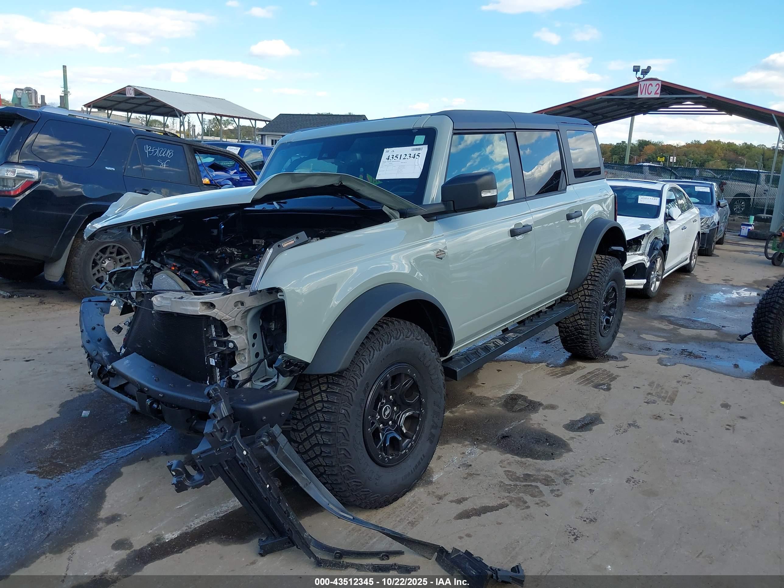 FORD BRONCO image 2
