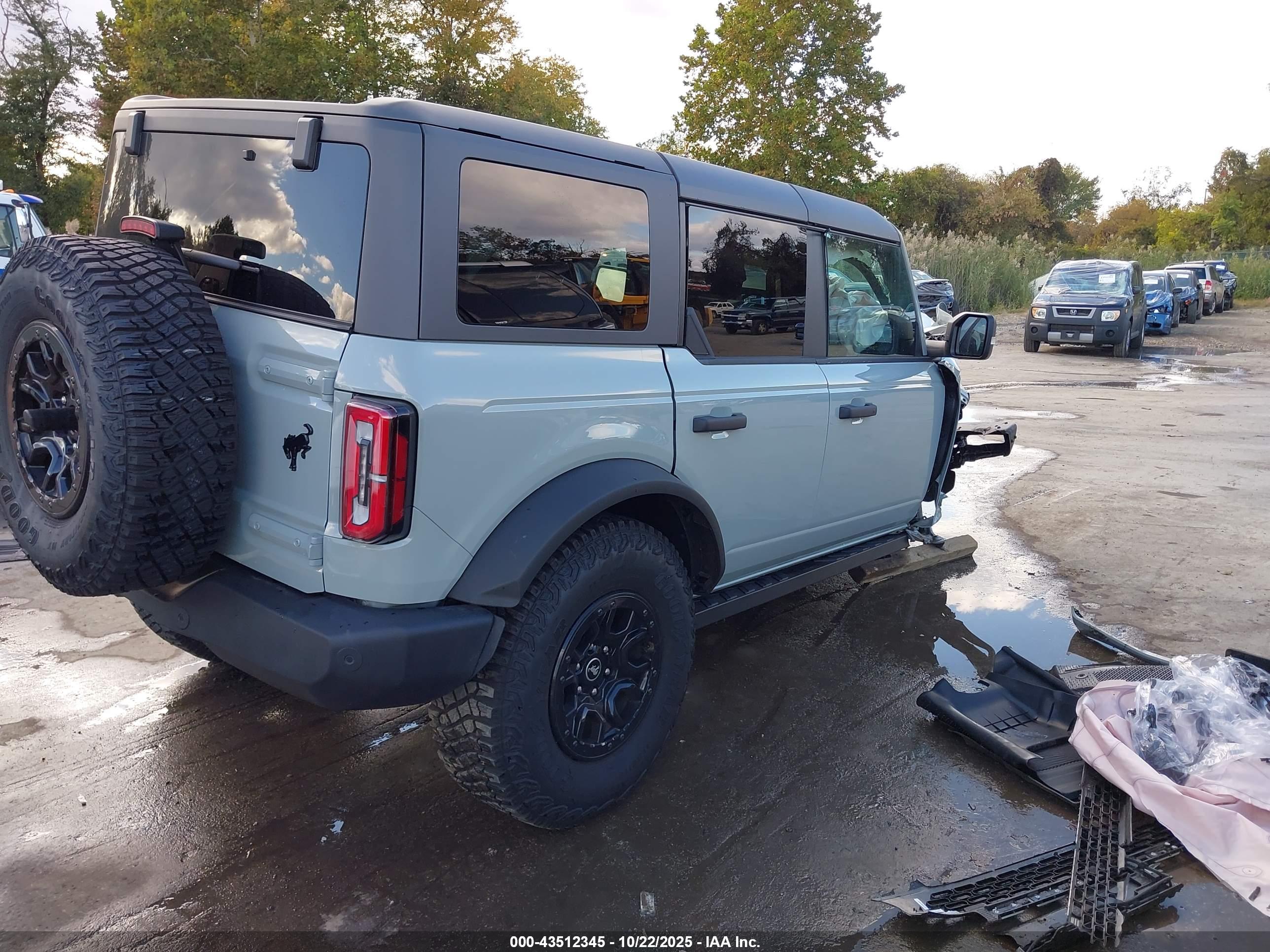 FORD BRONCO image 4