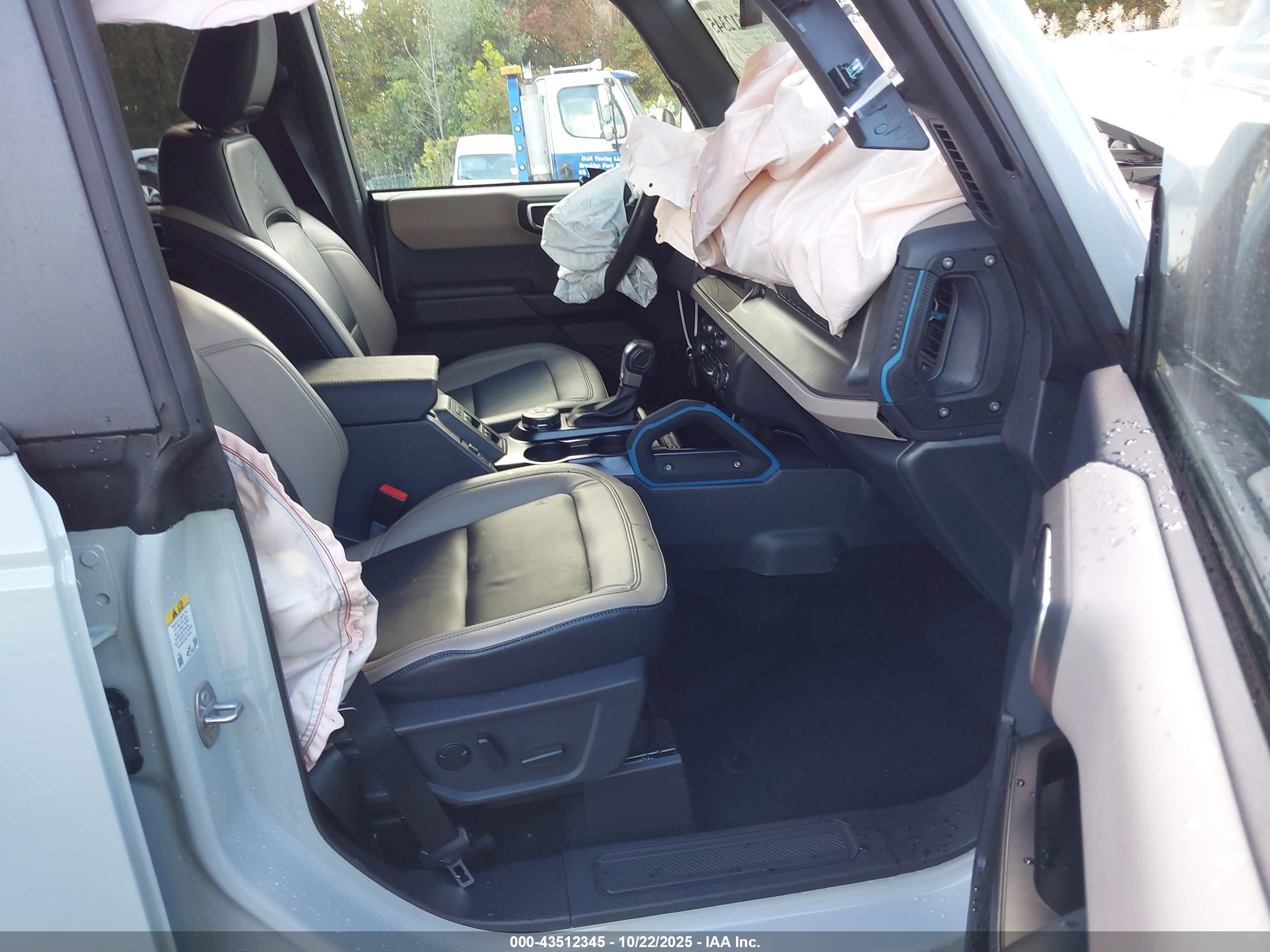 FORD BRONCO image 5