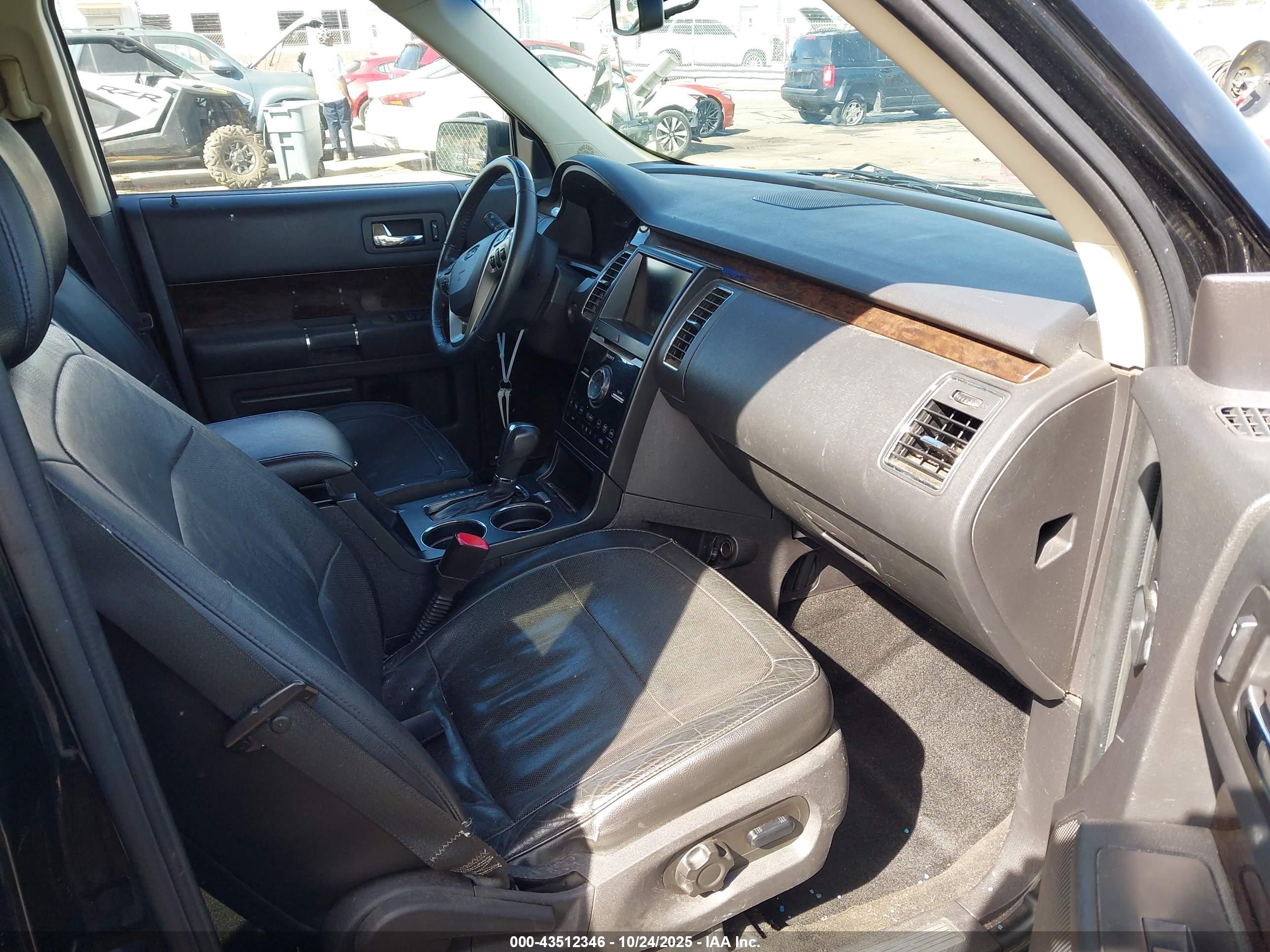 FORD FLEX image 5