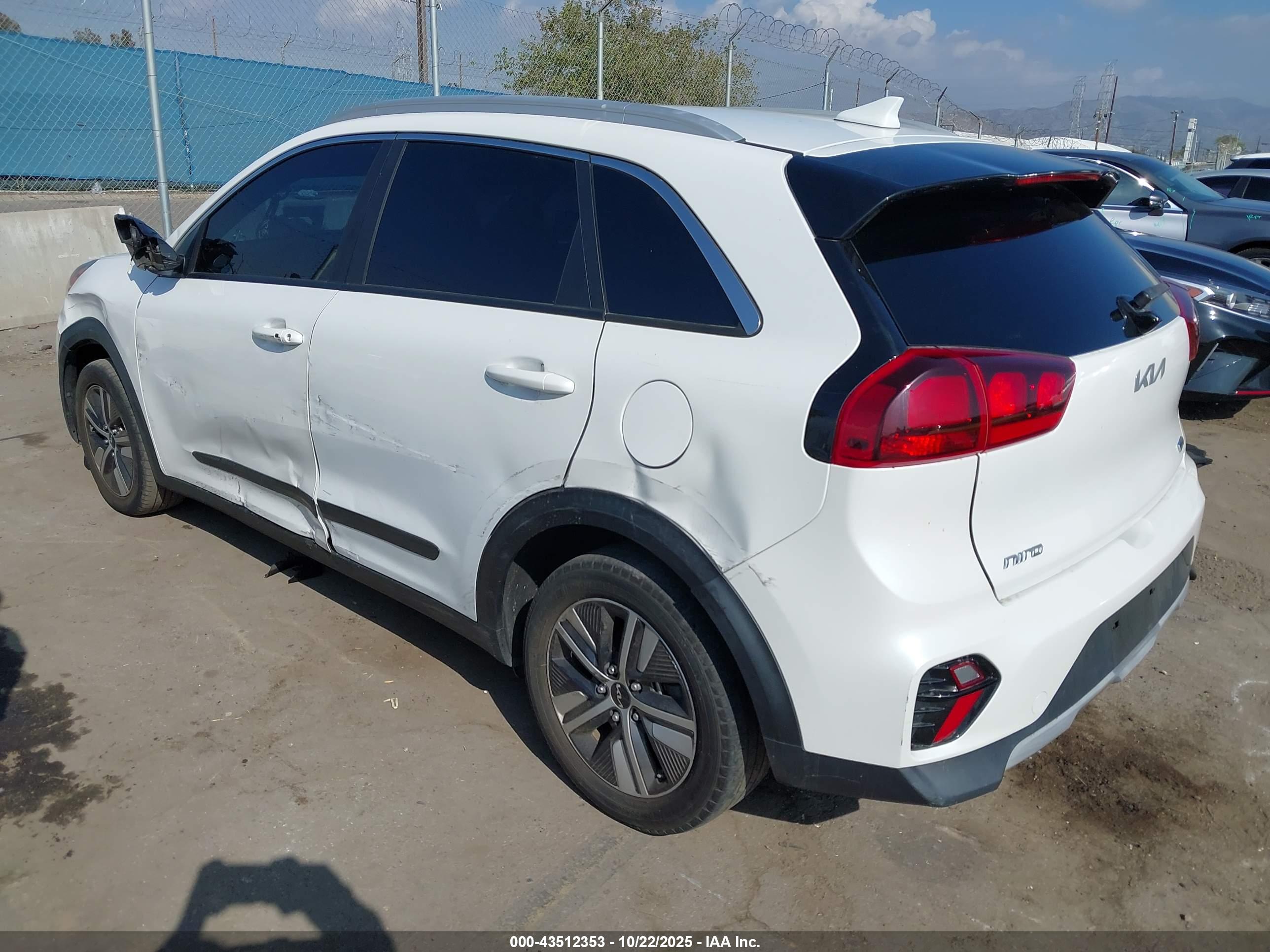 KIA NIRO image 3