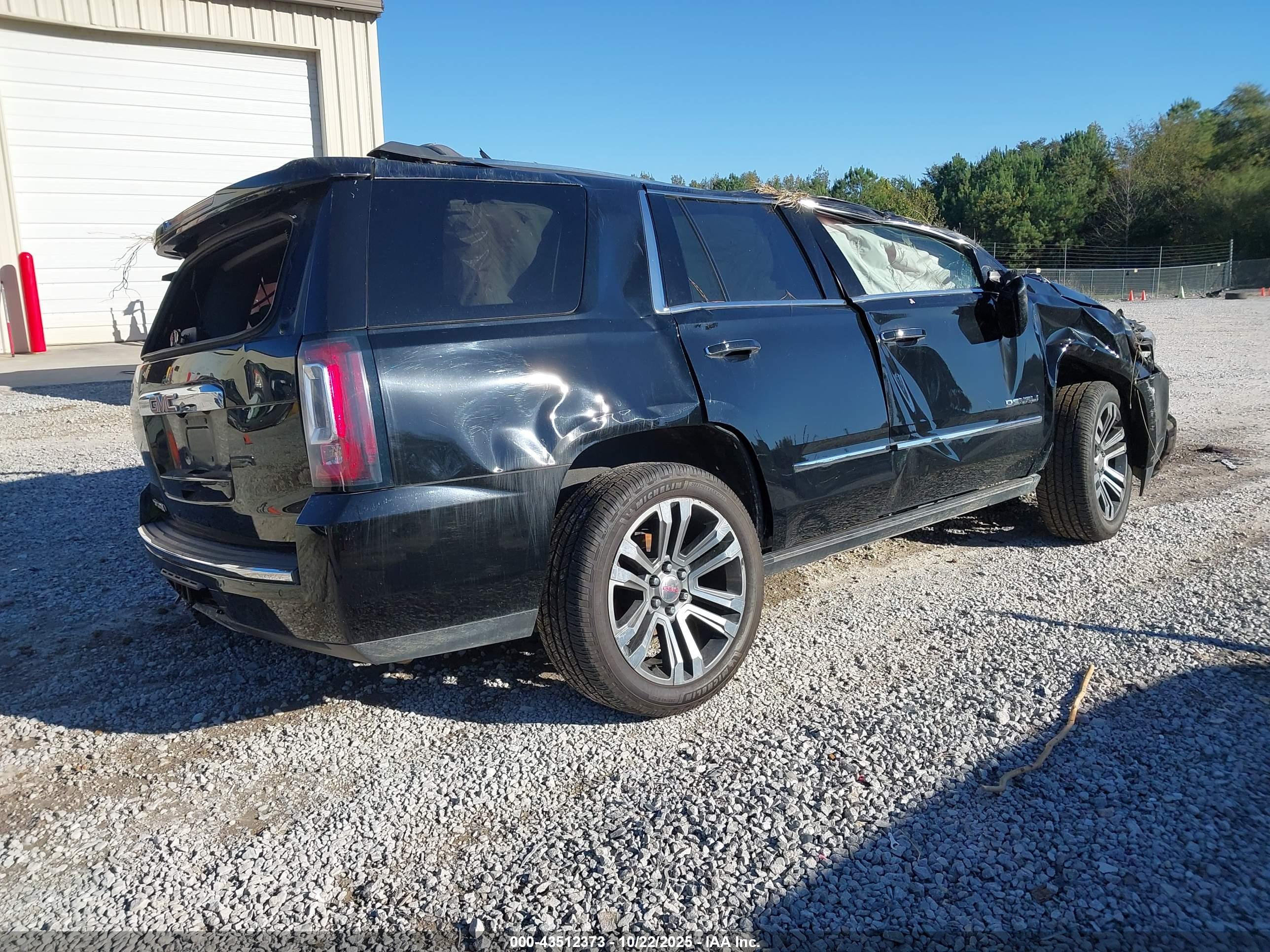 GMC YUKON image 4