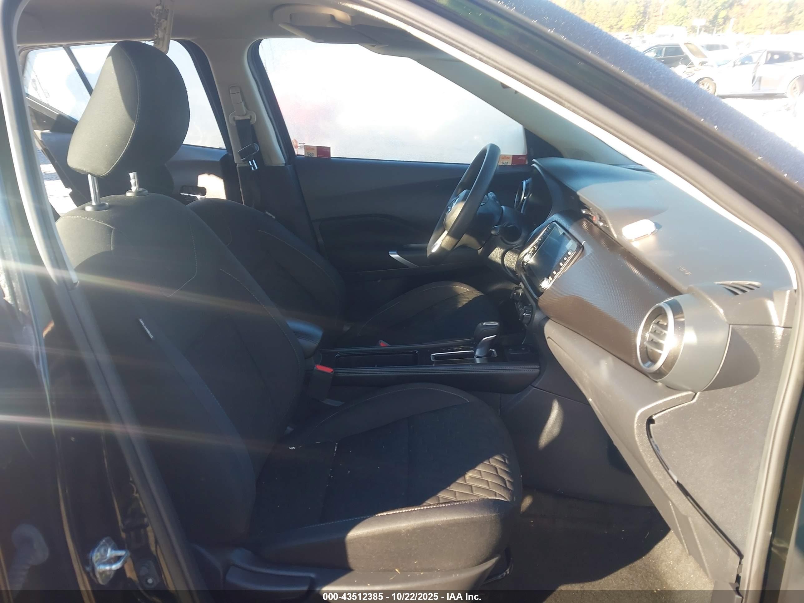 NISSAN KICKS image 5