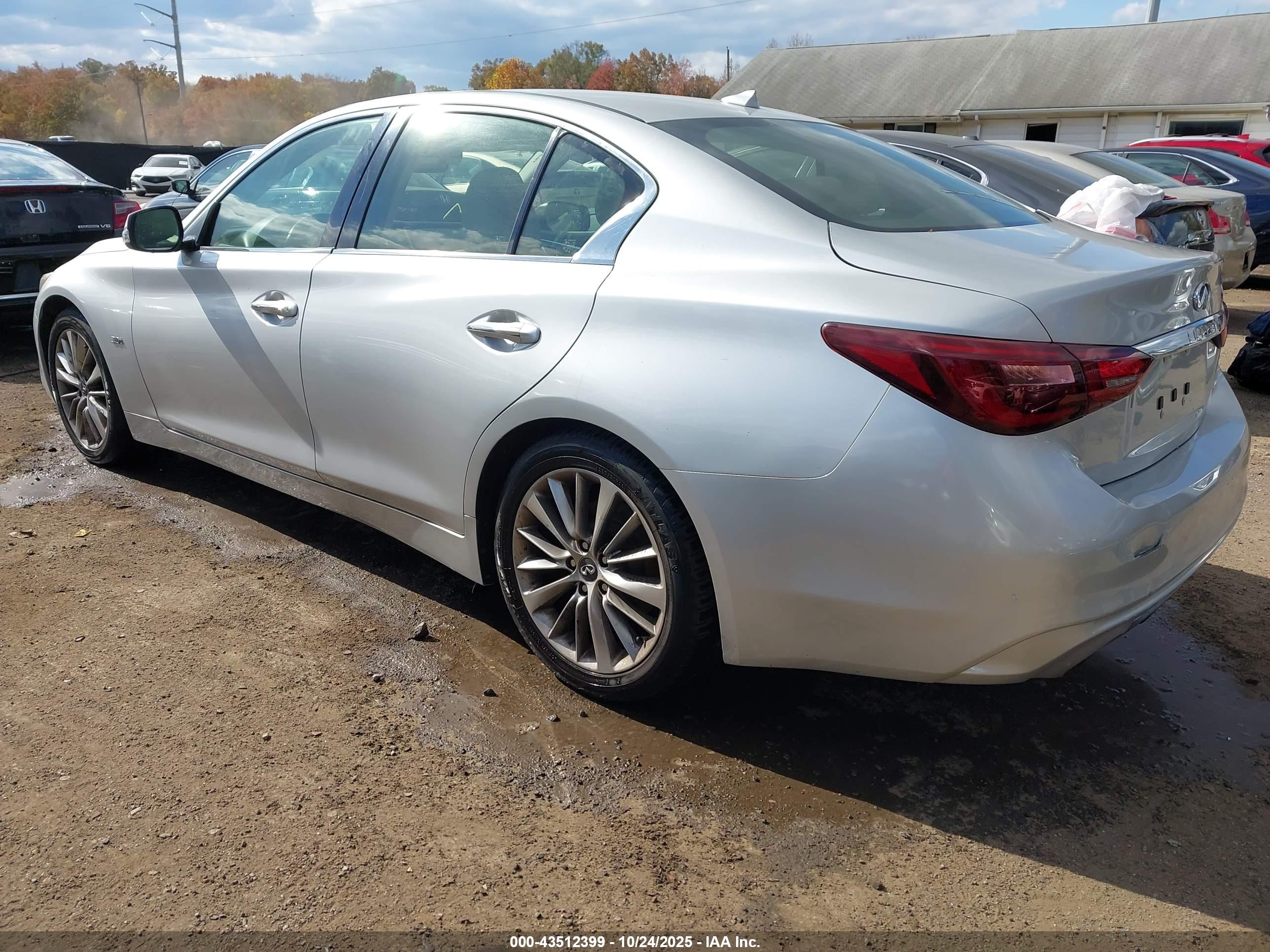 INFINITI Q50 image 3