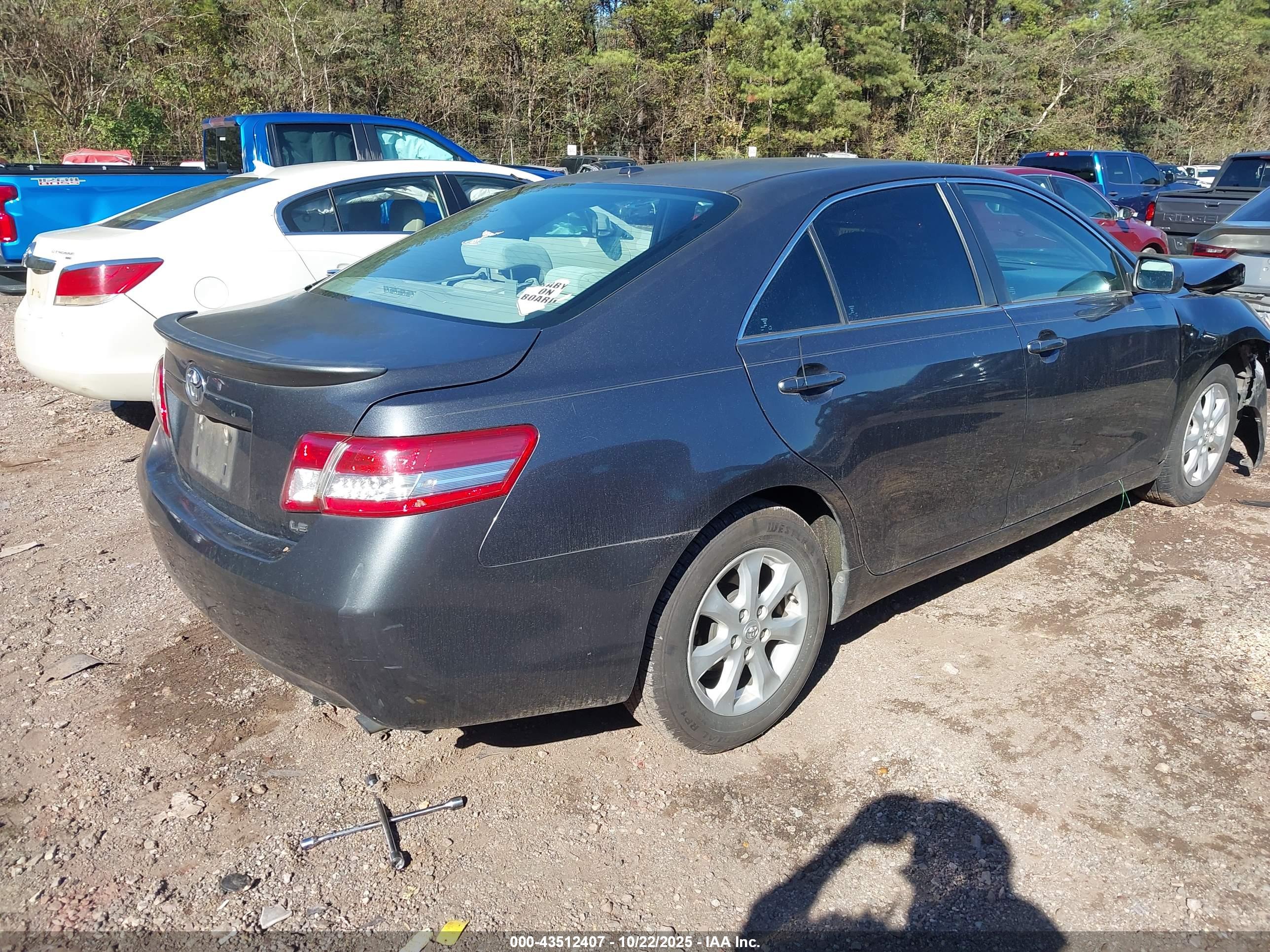 TOYOTA CAMRY image 4