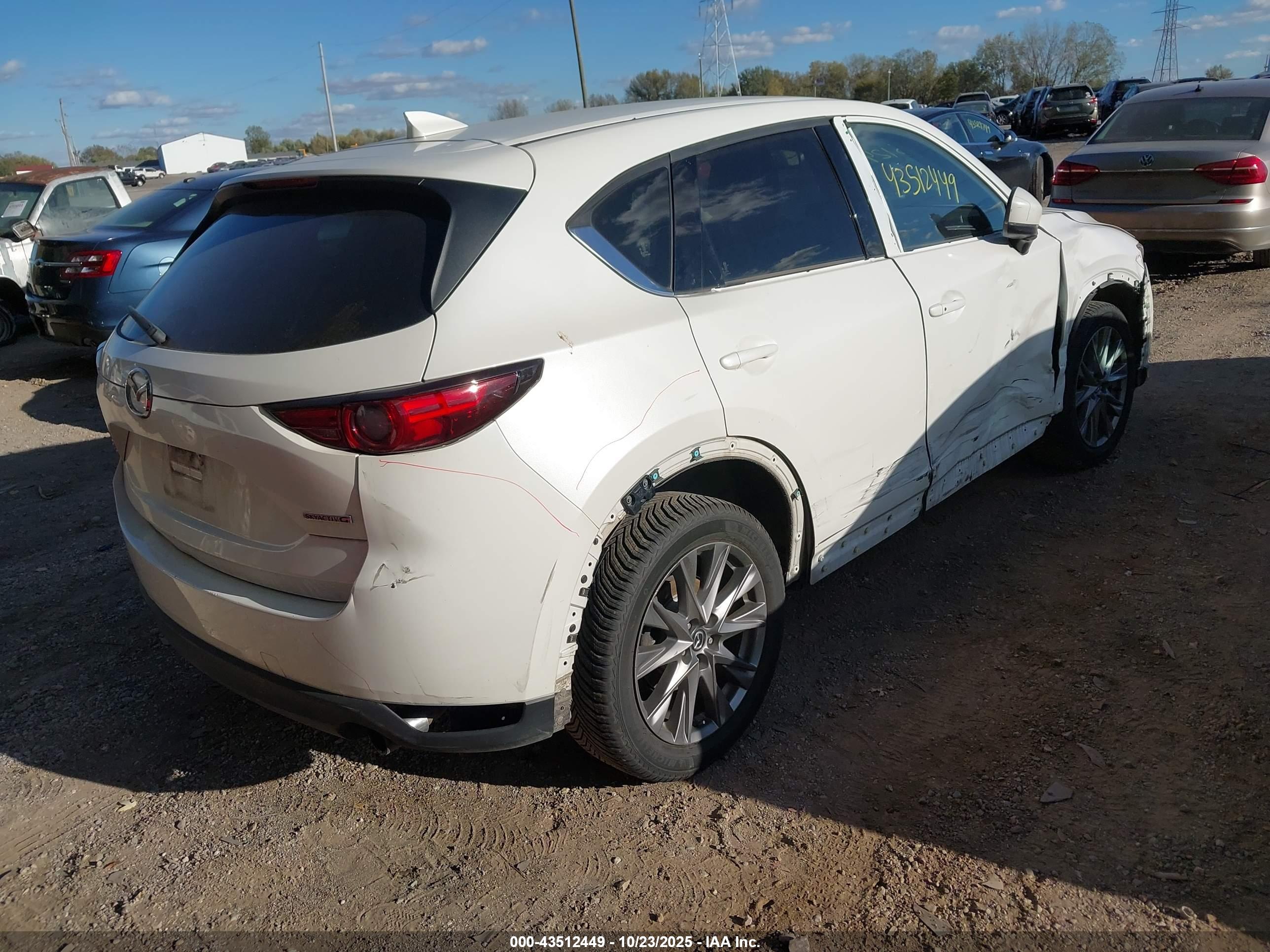 MAZDA CX-5 image 4