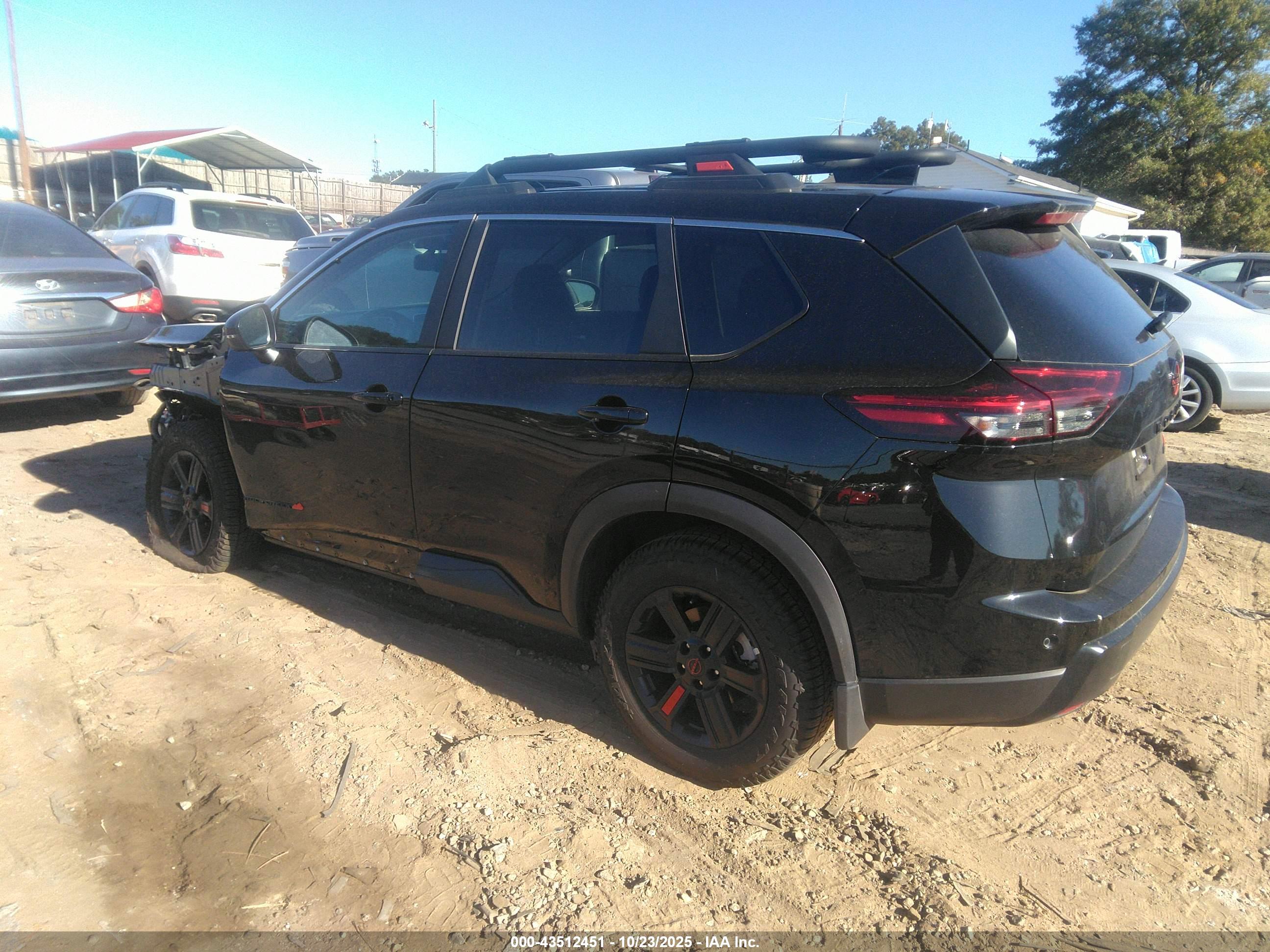 NISSAN ROGUE image 3