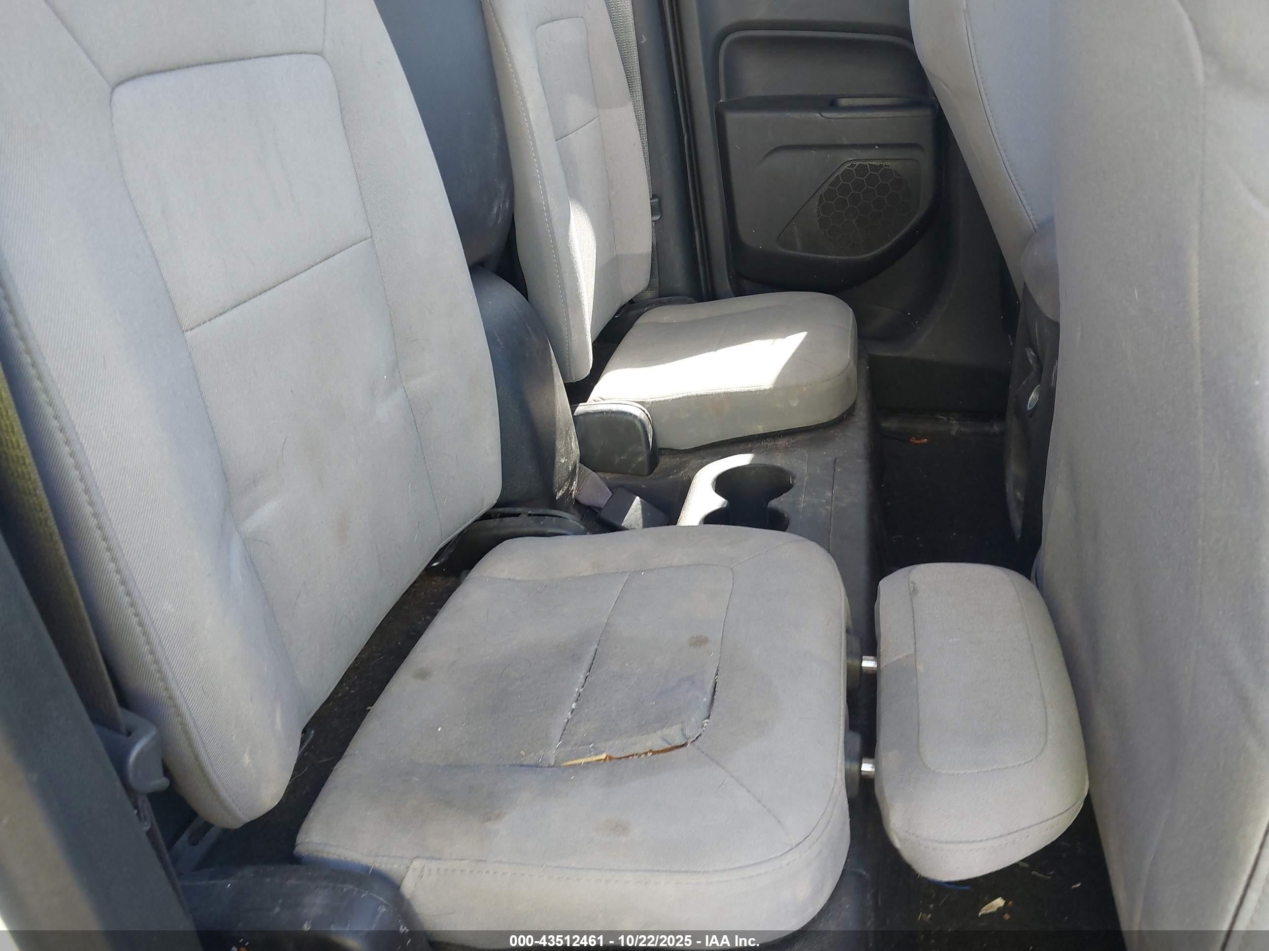 CHEVROLET COLORADO image 8