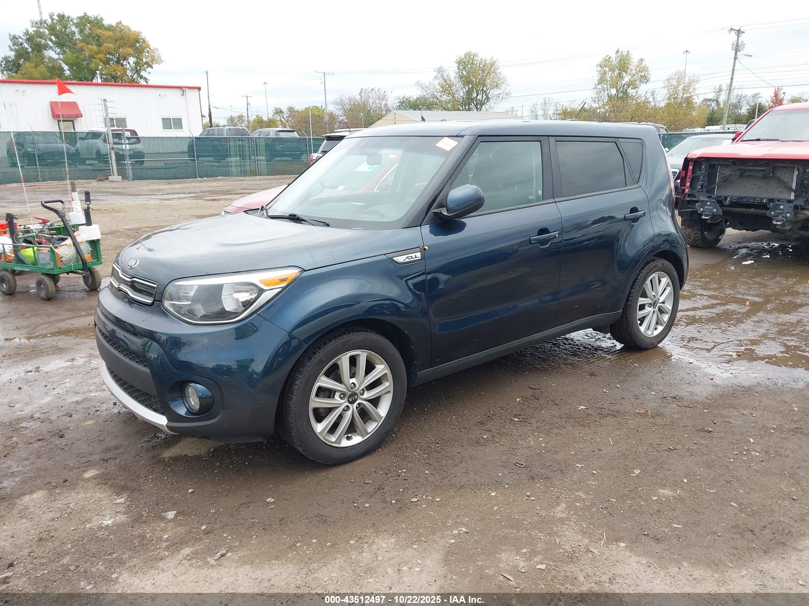 KIA SOUL image 2