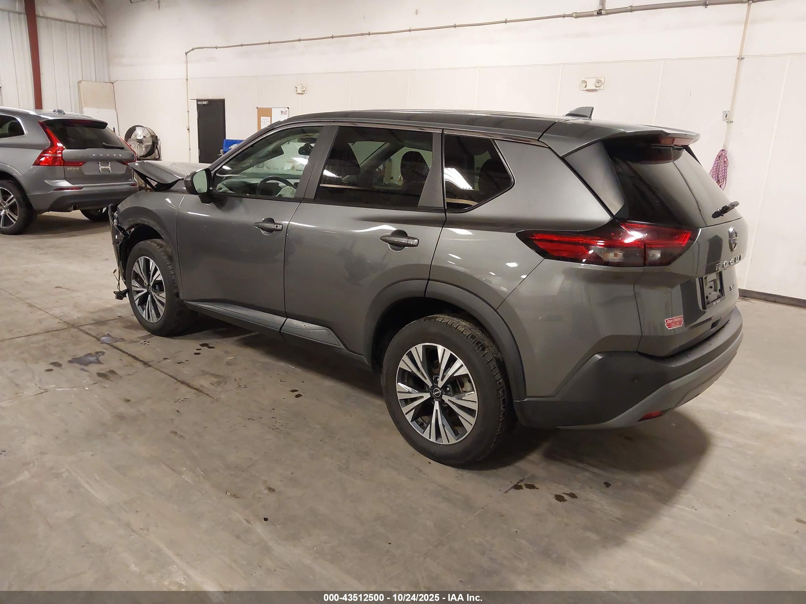 NISSAN ROGUE image 3