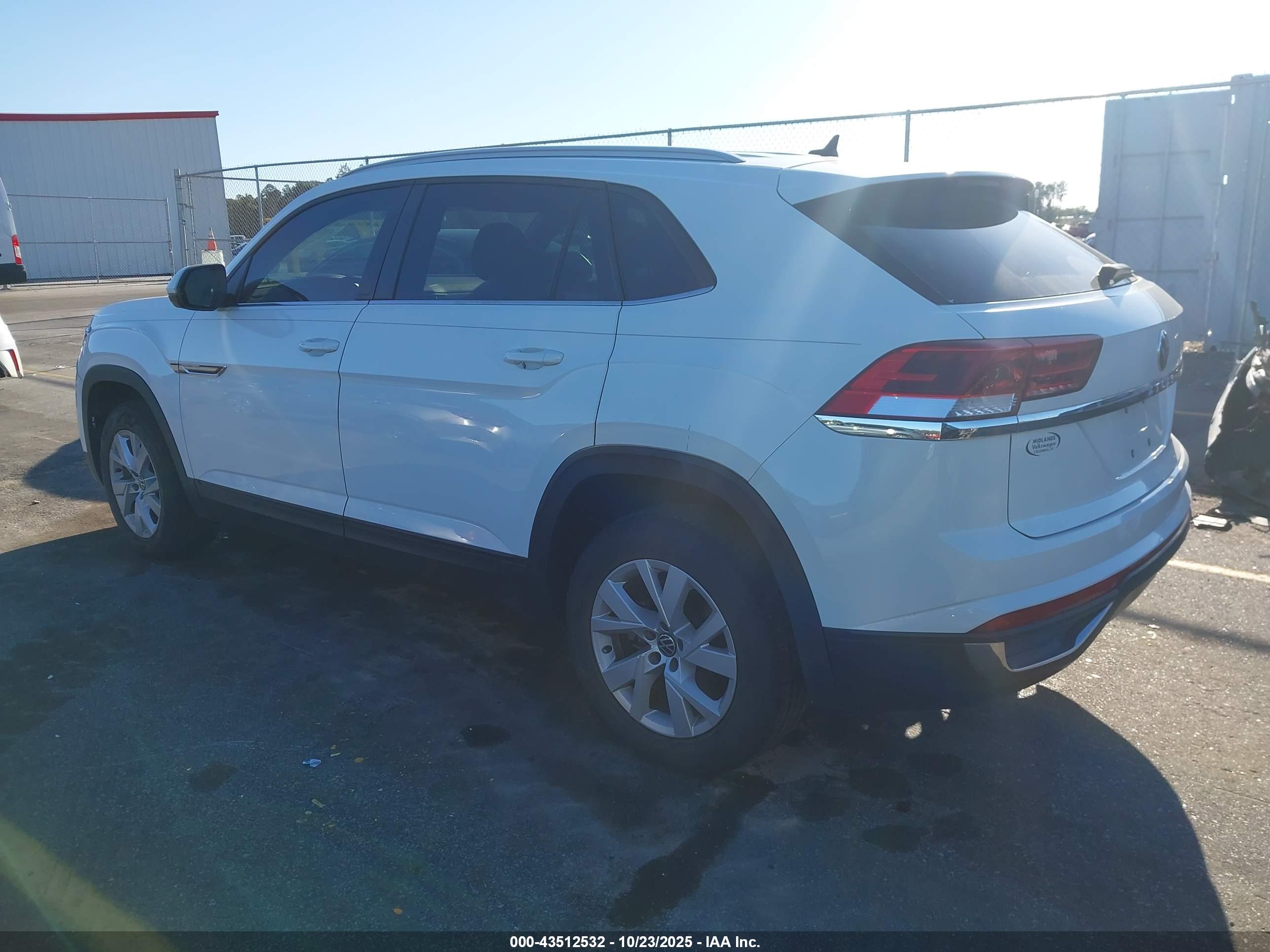 VOLKSWAGEN ATLAS image 3