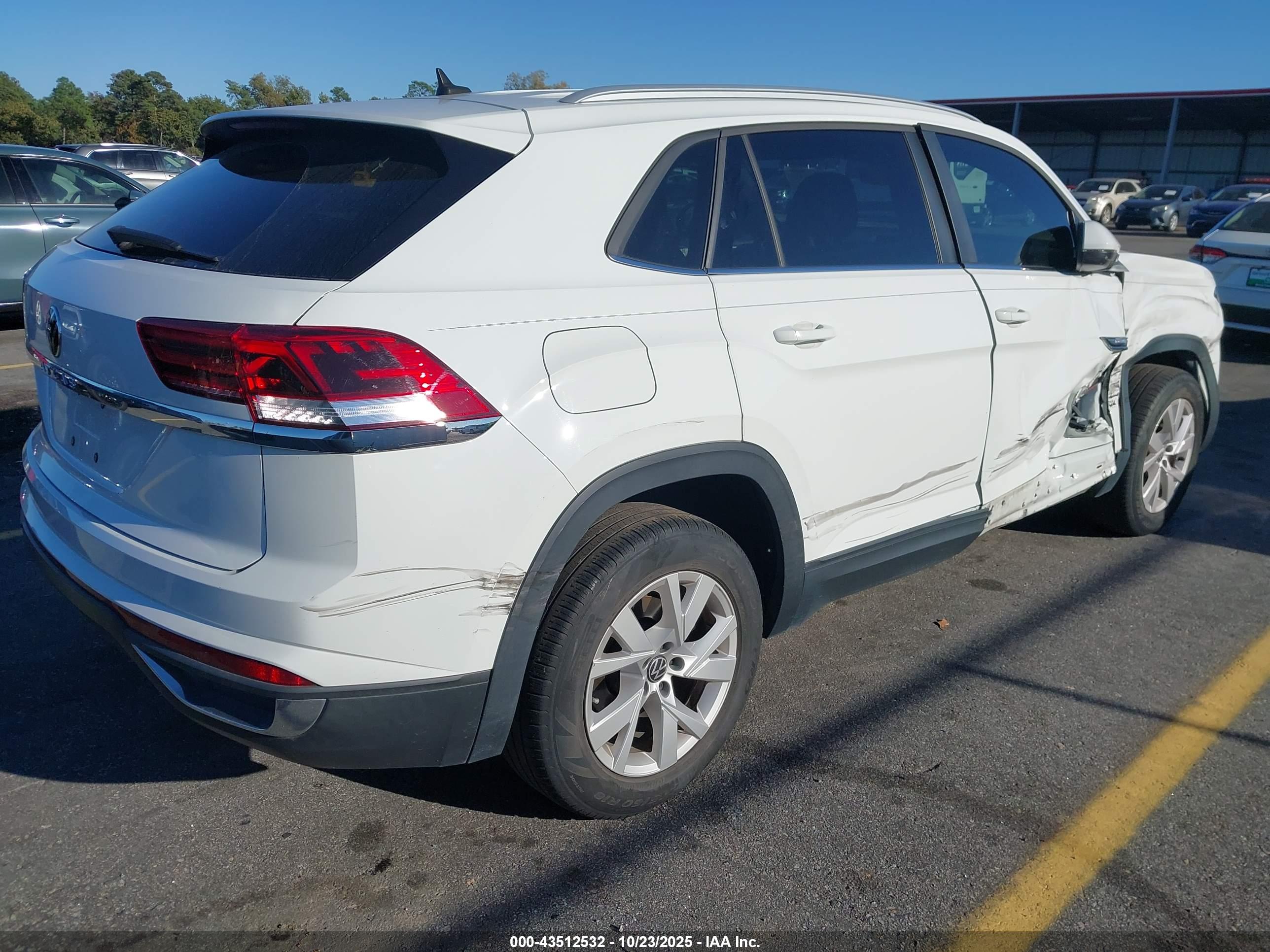 VOLKSWAGEN ATLAS image 4