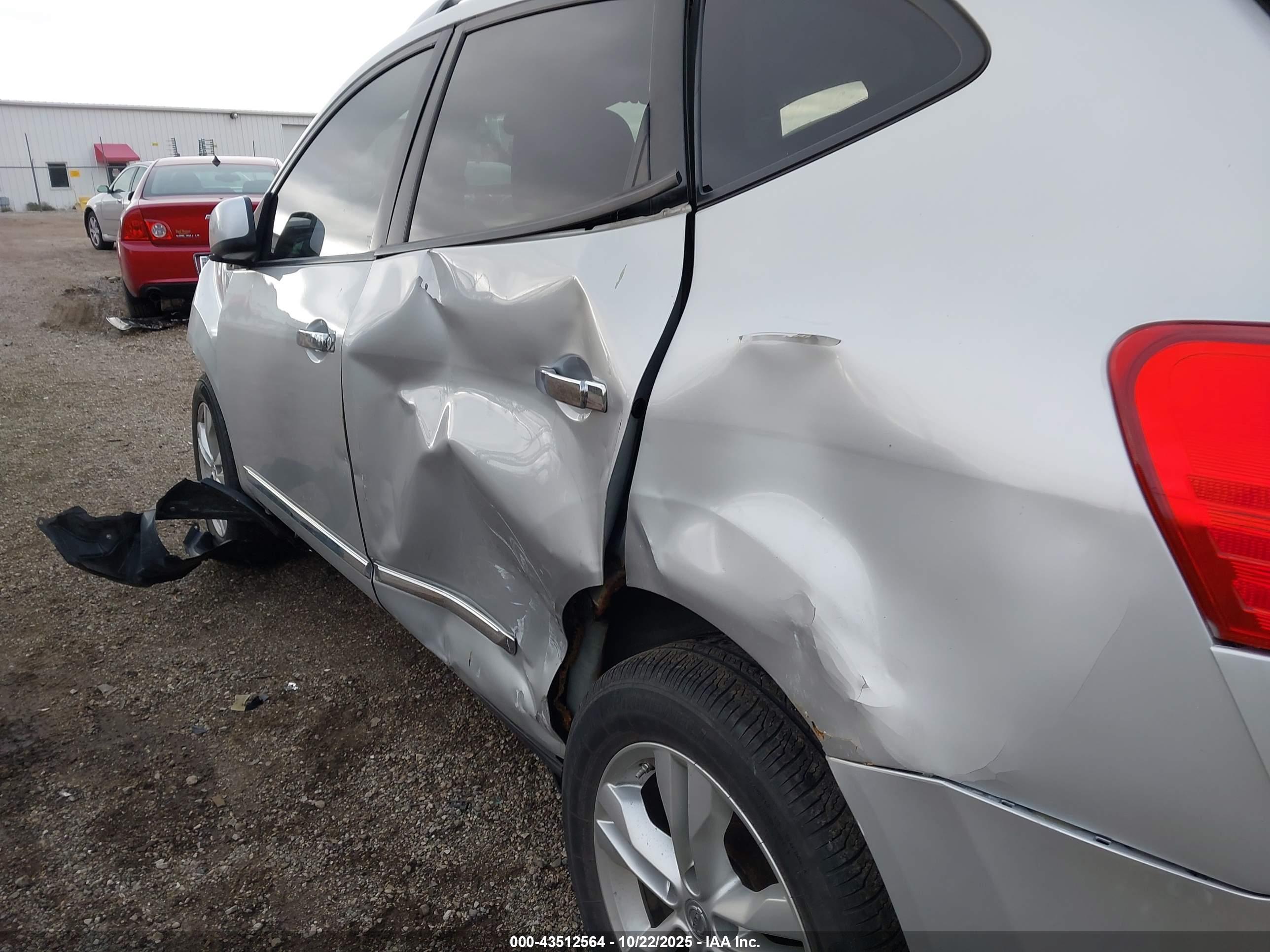 NISSAN ROGUE image 6