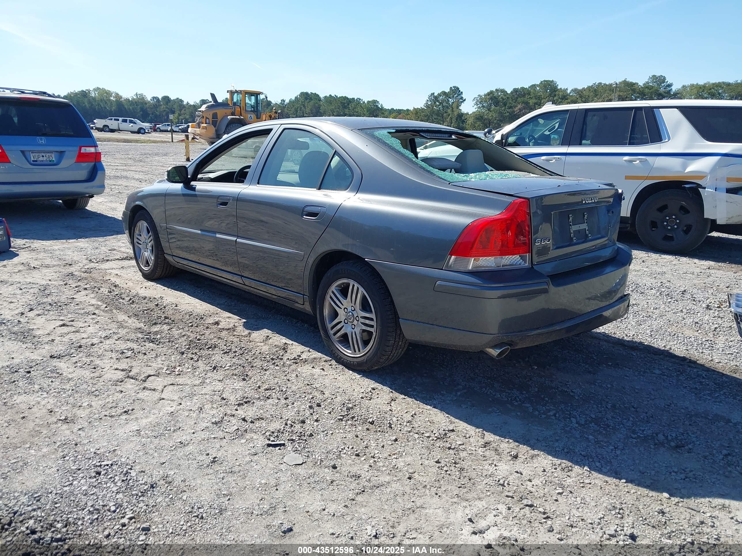 VOLVO S60 image 3